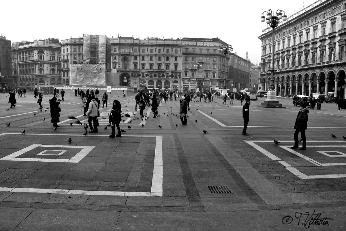 Milan (Piazza Duomo)