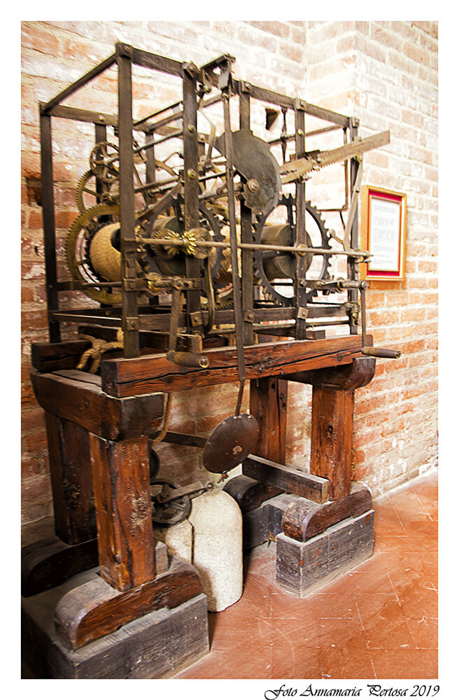 L'Orologio della torre di Chiaravalle