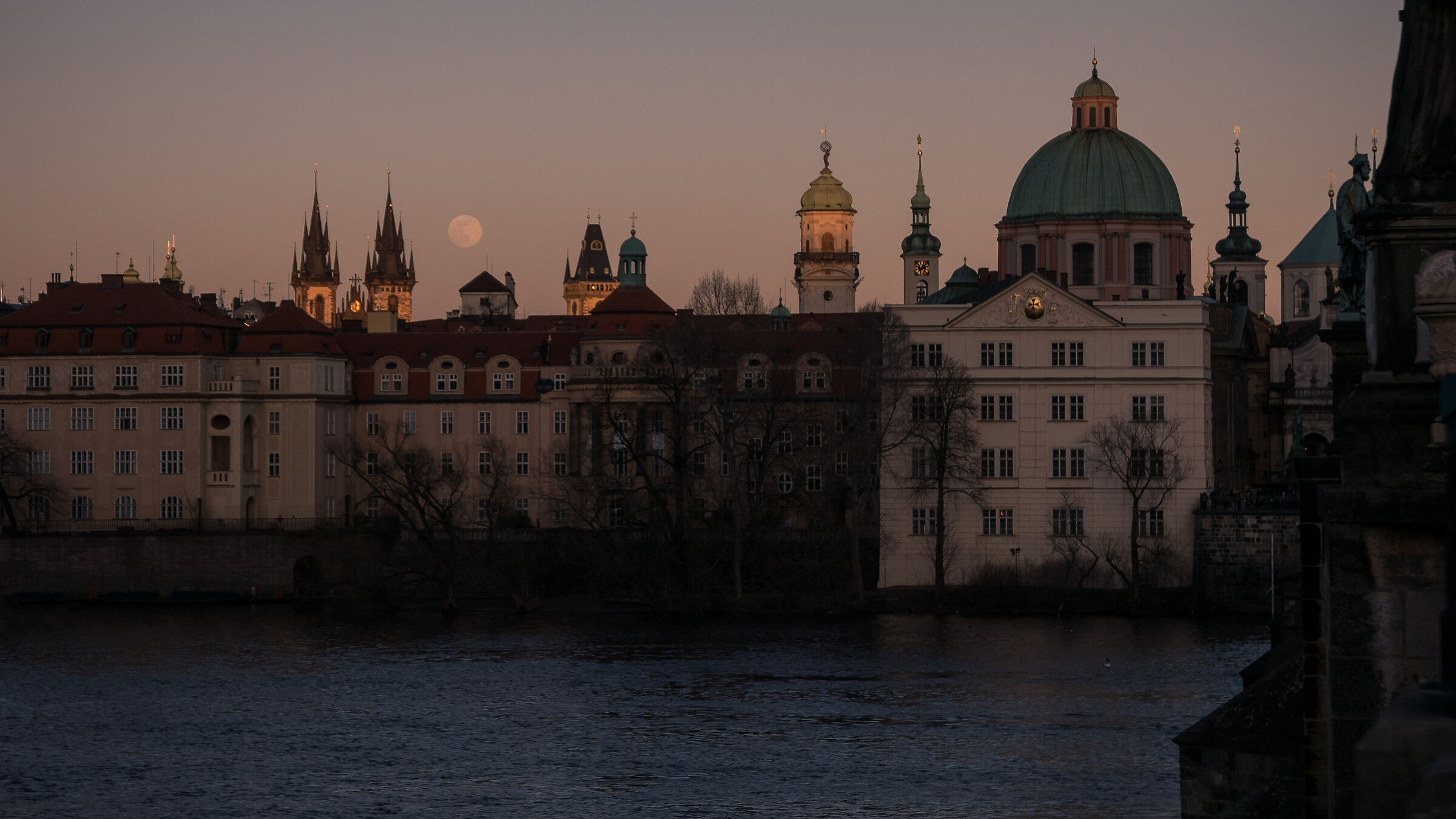 Tramonto su ponte Carlo