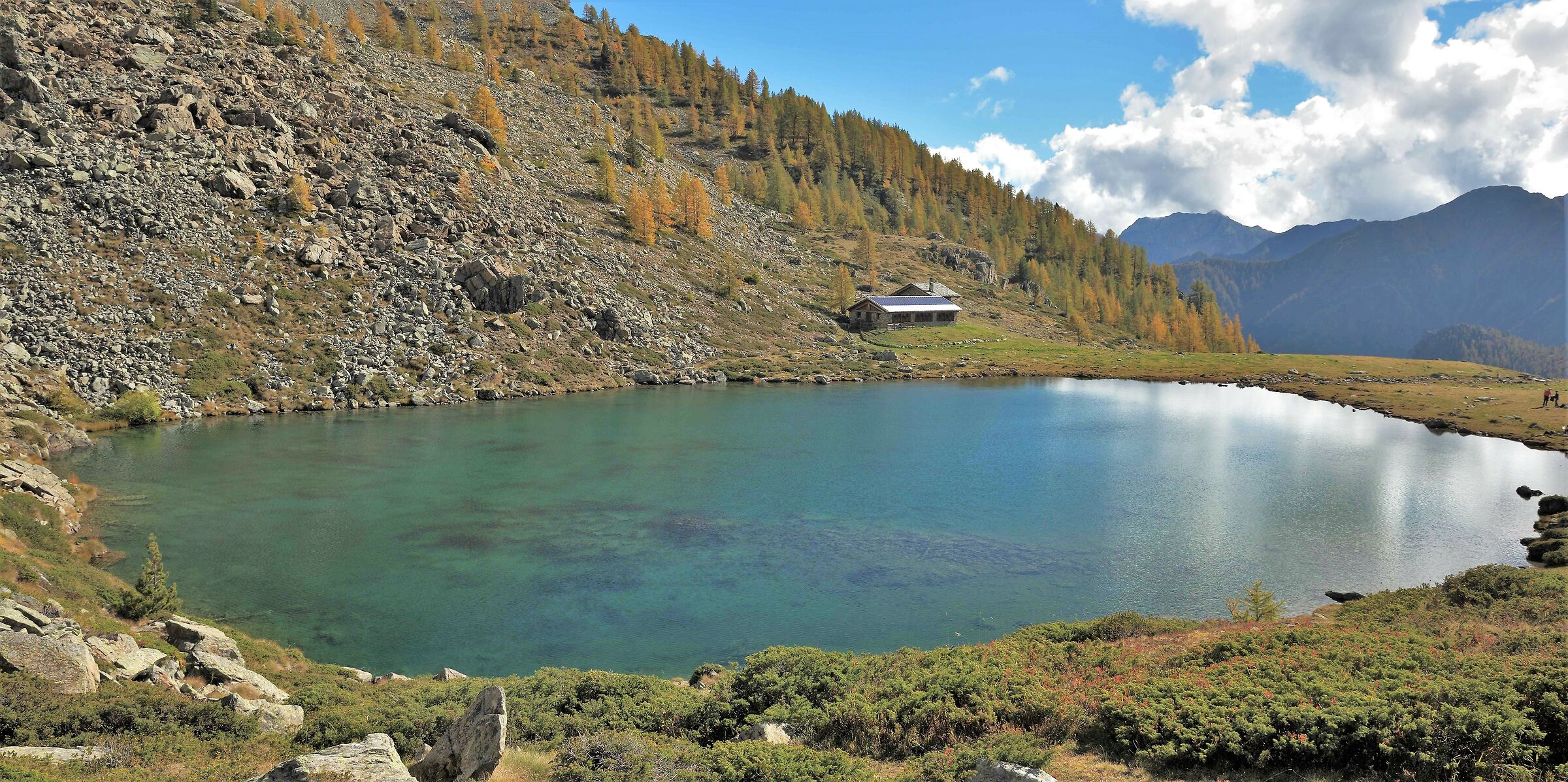 Moulds ' Lake near the refreshment