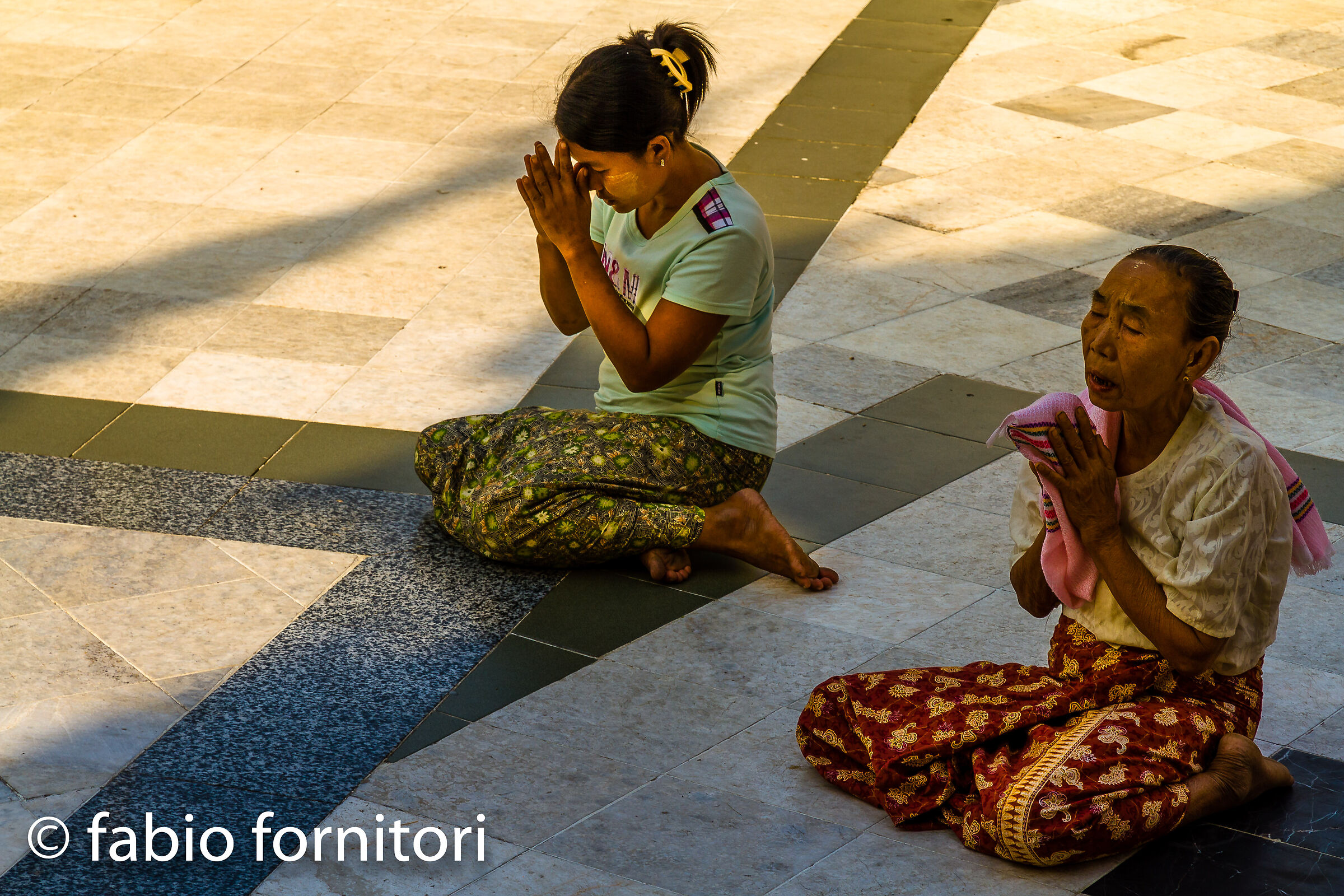 Yangoon Religius Women , Myanmar, 2009