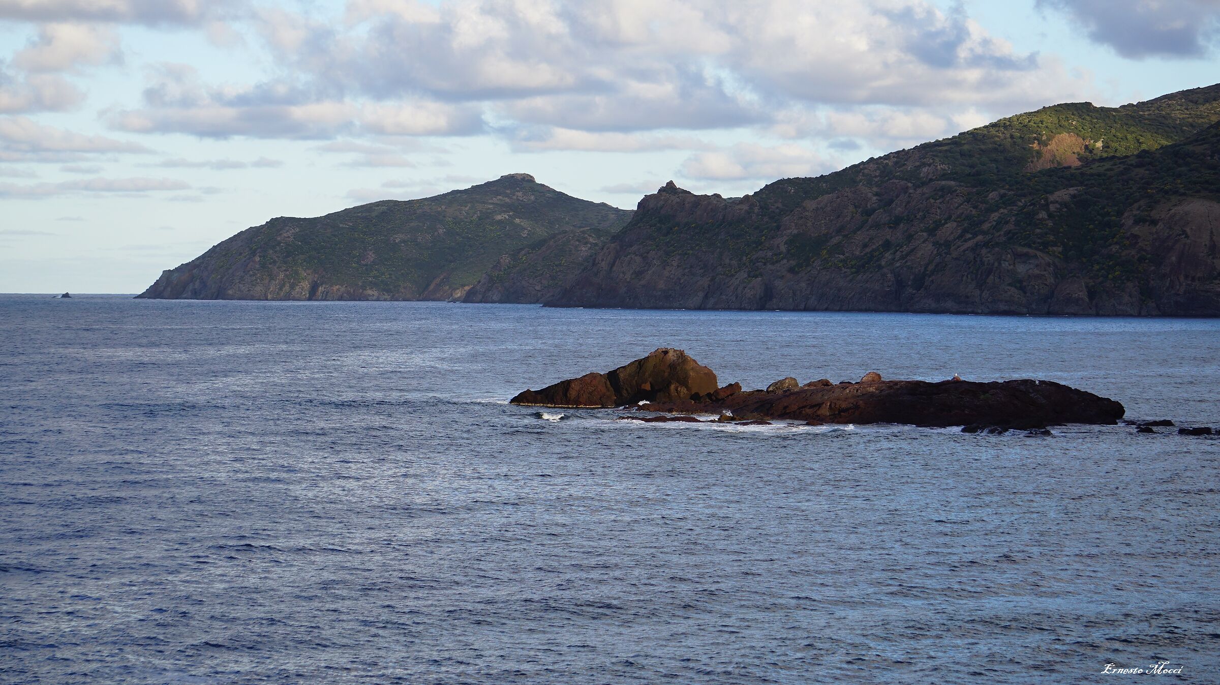 Un po' di Luce Tra Punta Argentina e Capo Marrargiu