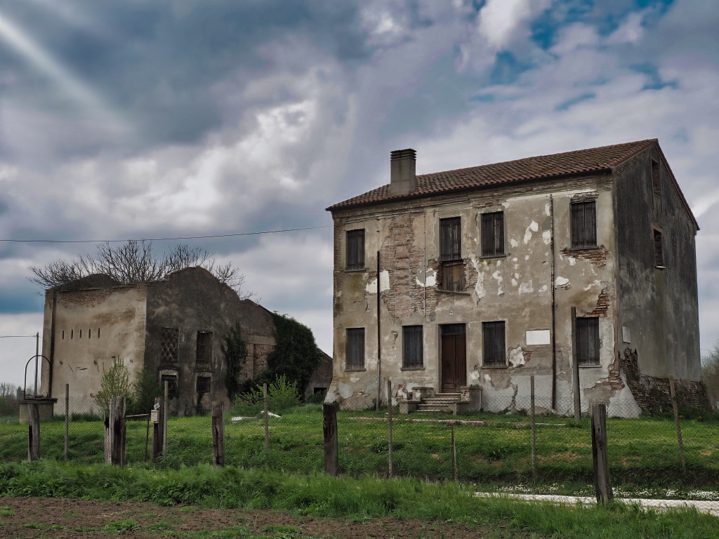 Abandoned house in Polesine