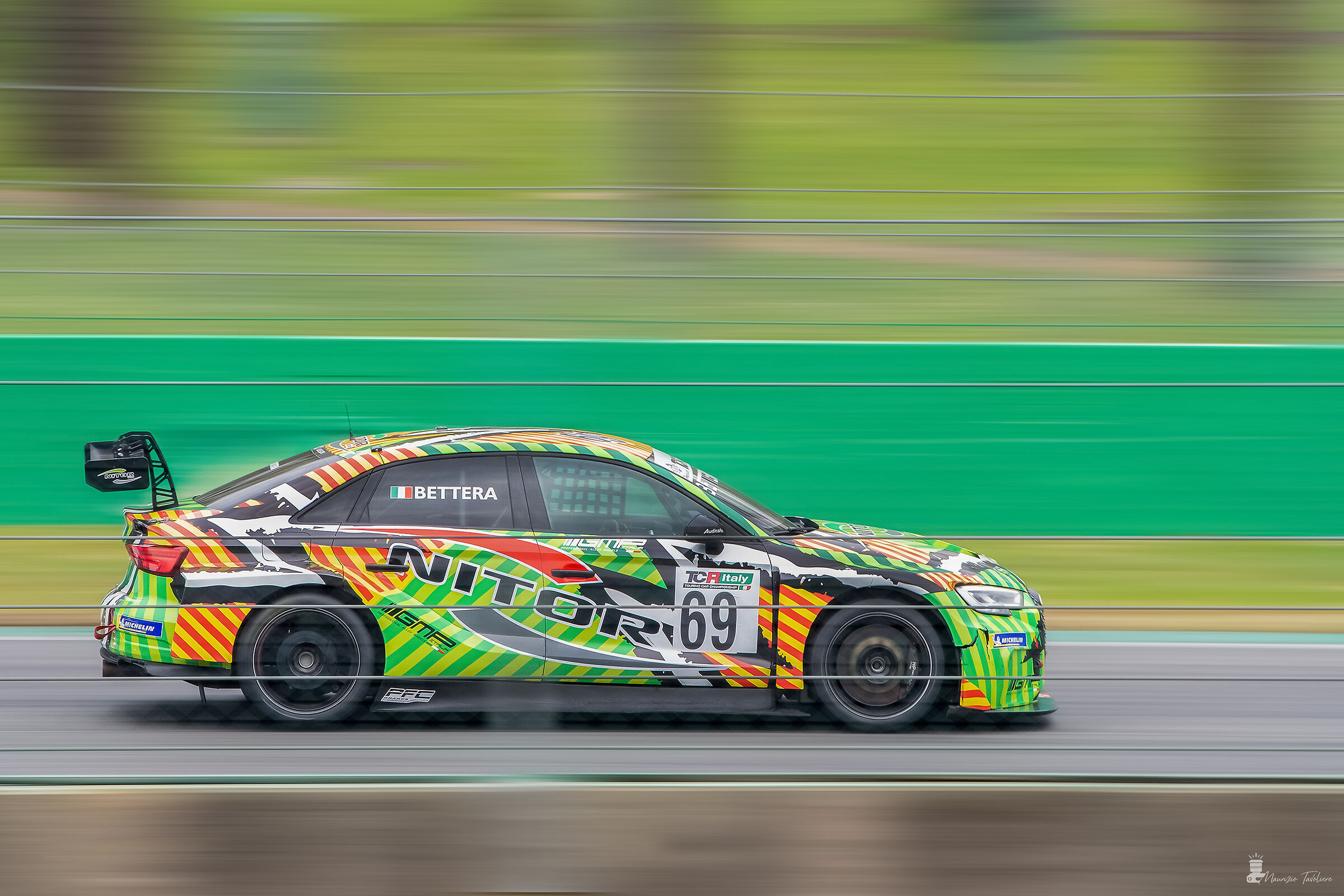 Nella gabbia dei Leoni ..