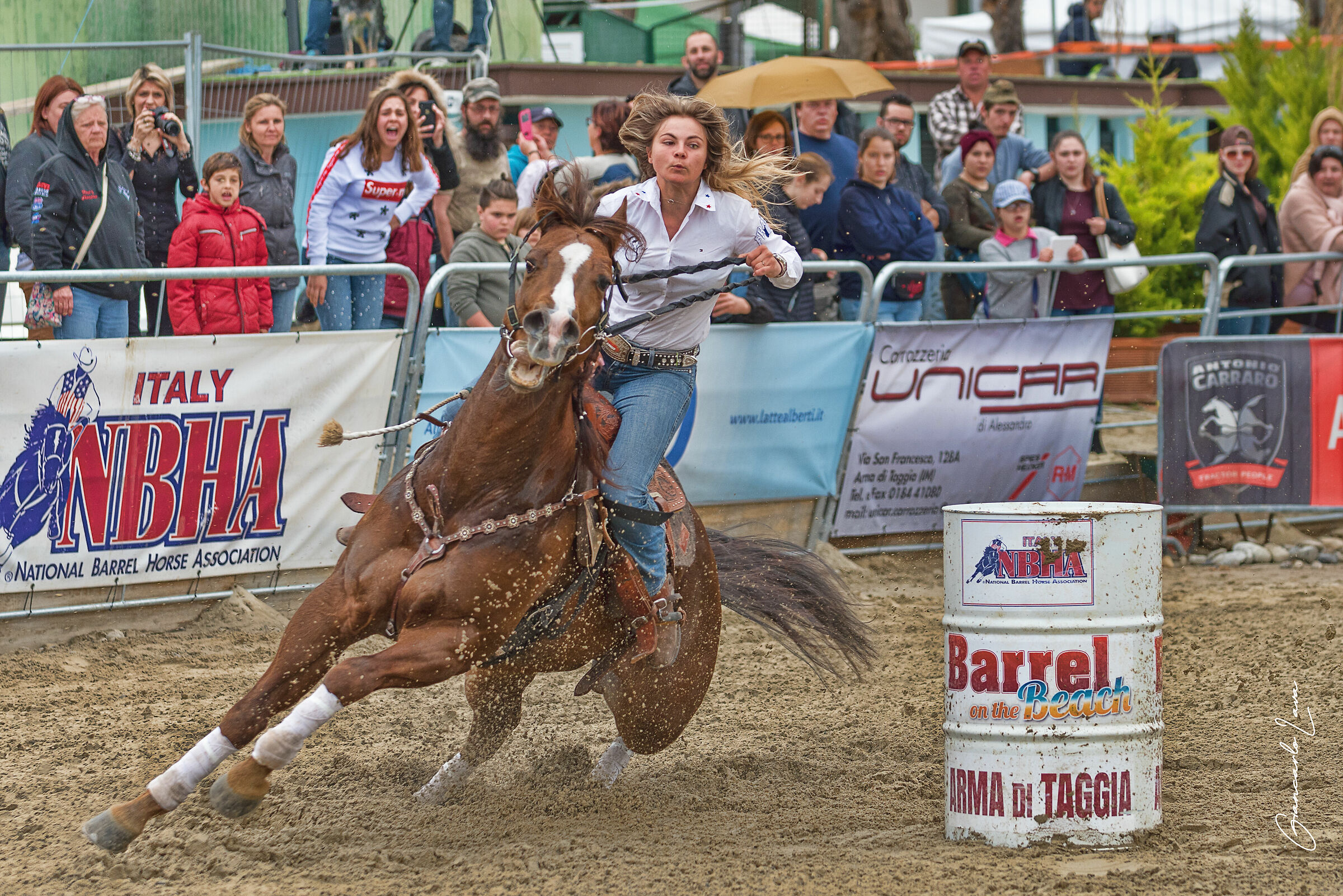 Barrel on the beach 2018