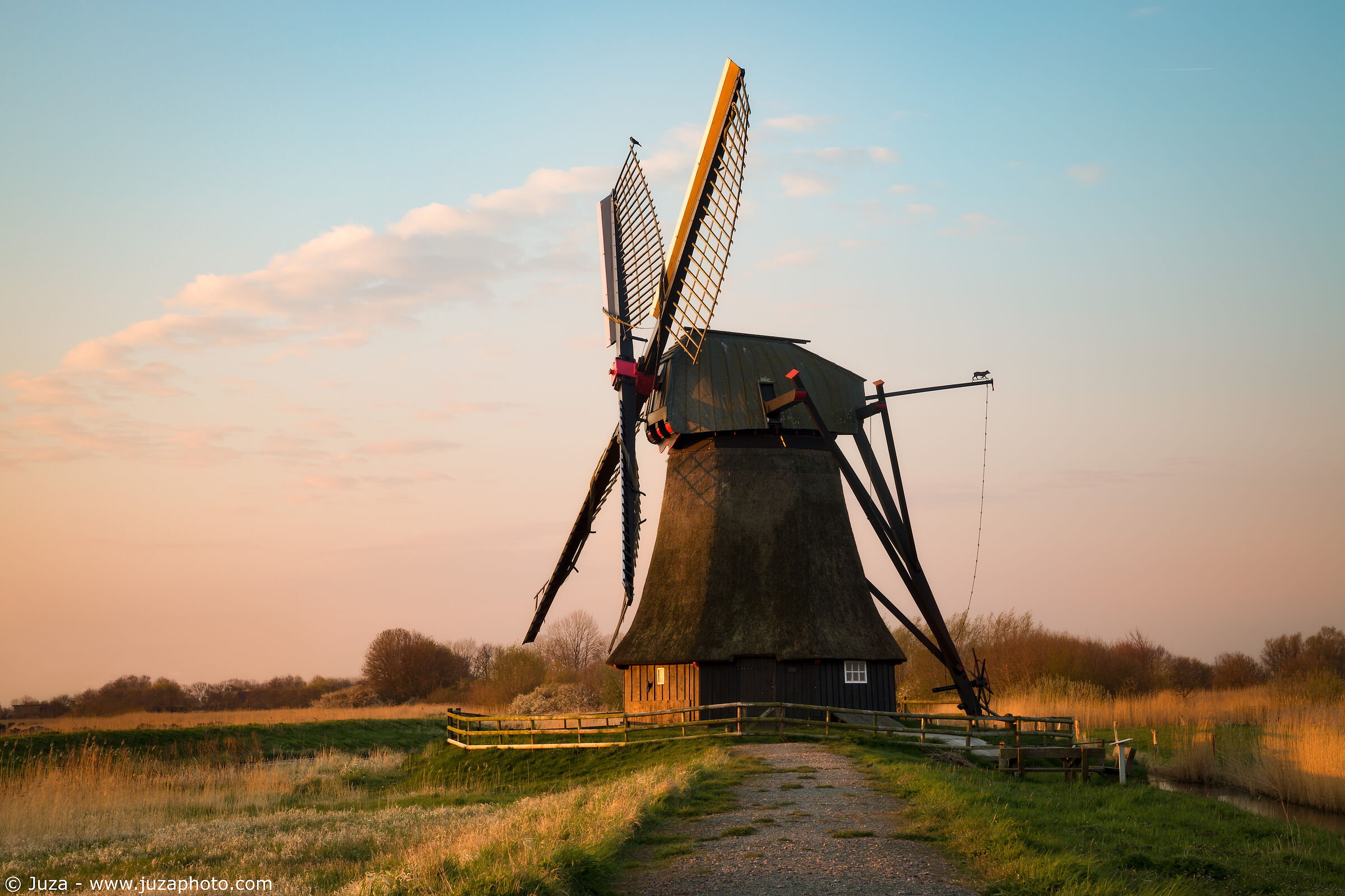 Wasserschopfmuhle Wedelfeld at dawn