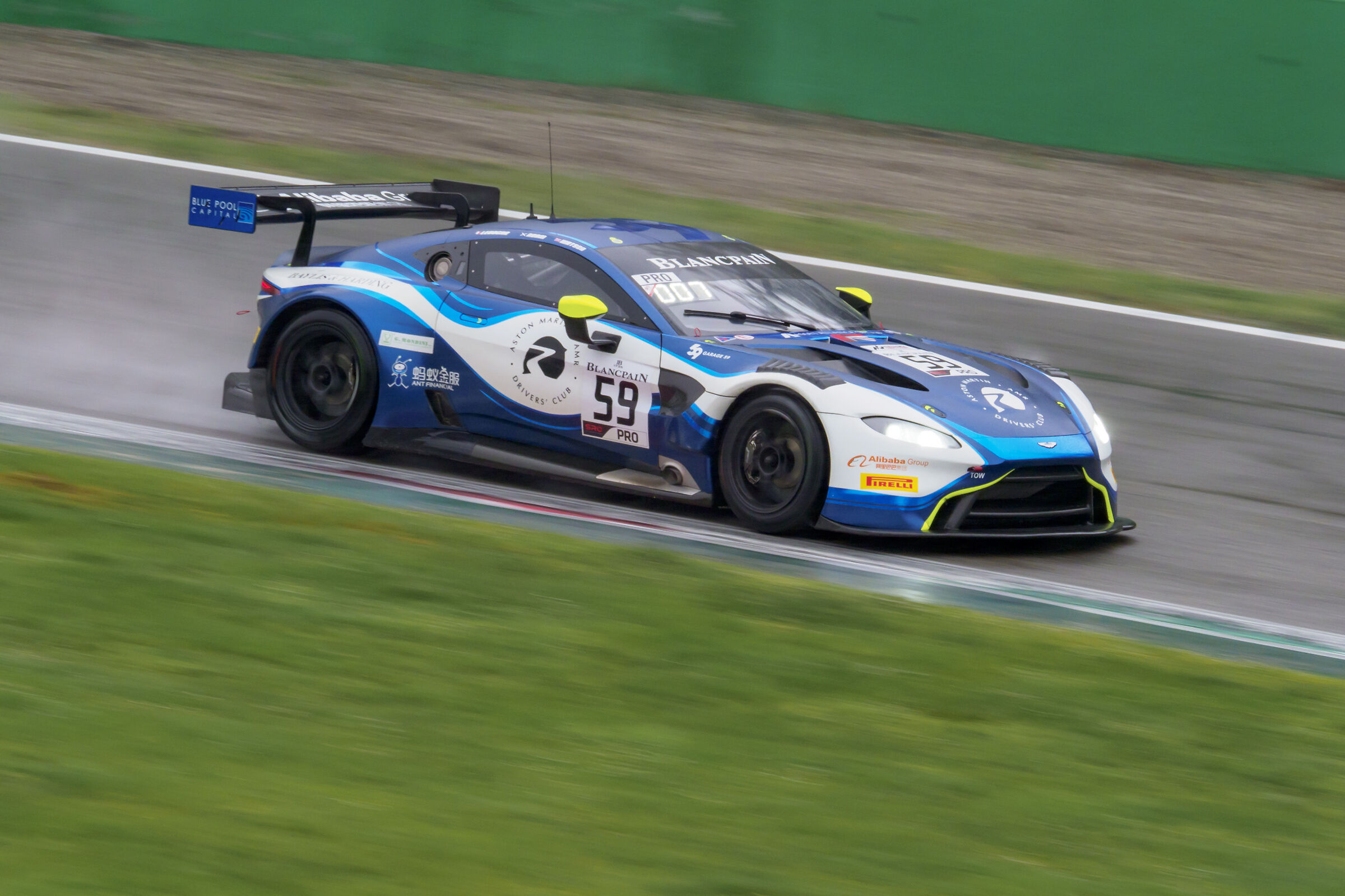 Blancpain 2019 Aston Martin Vantage AMR Team Garage 59