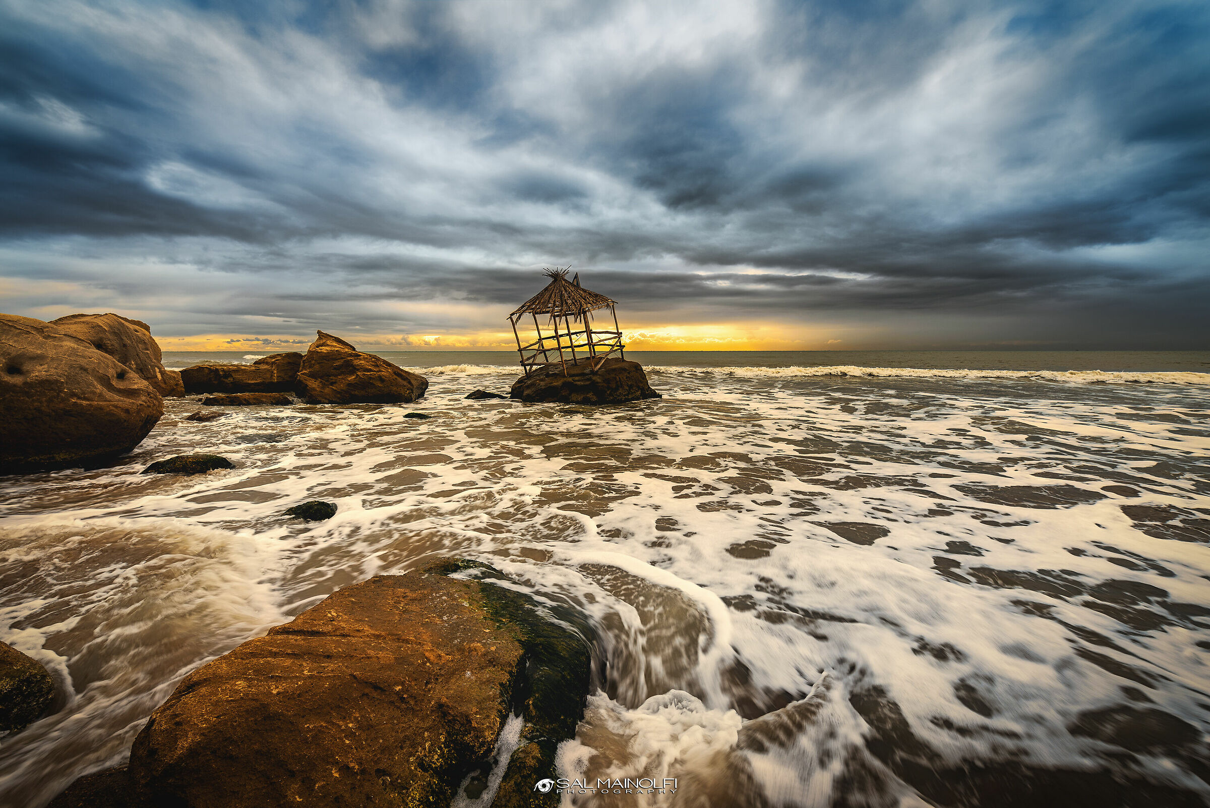 Balance of colors and movement