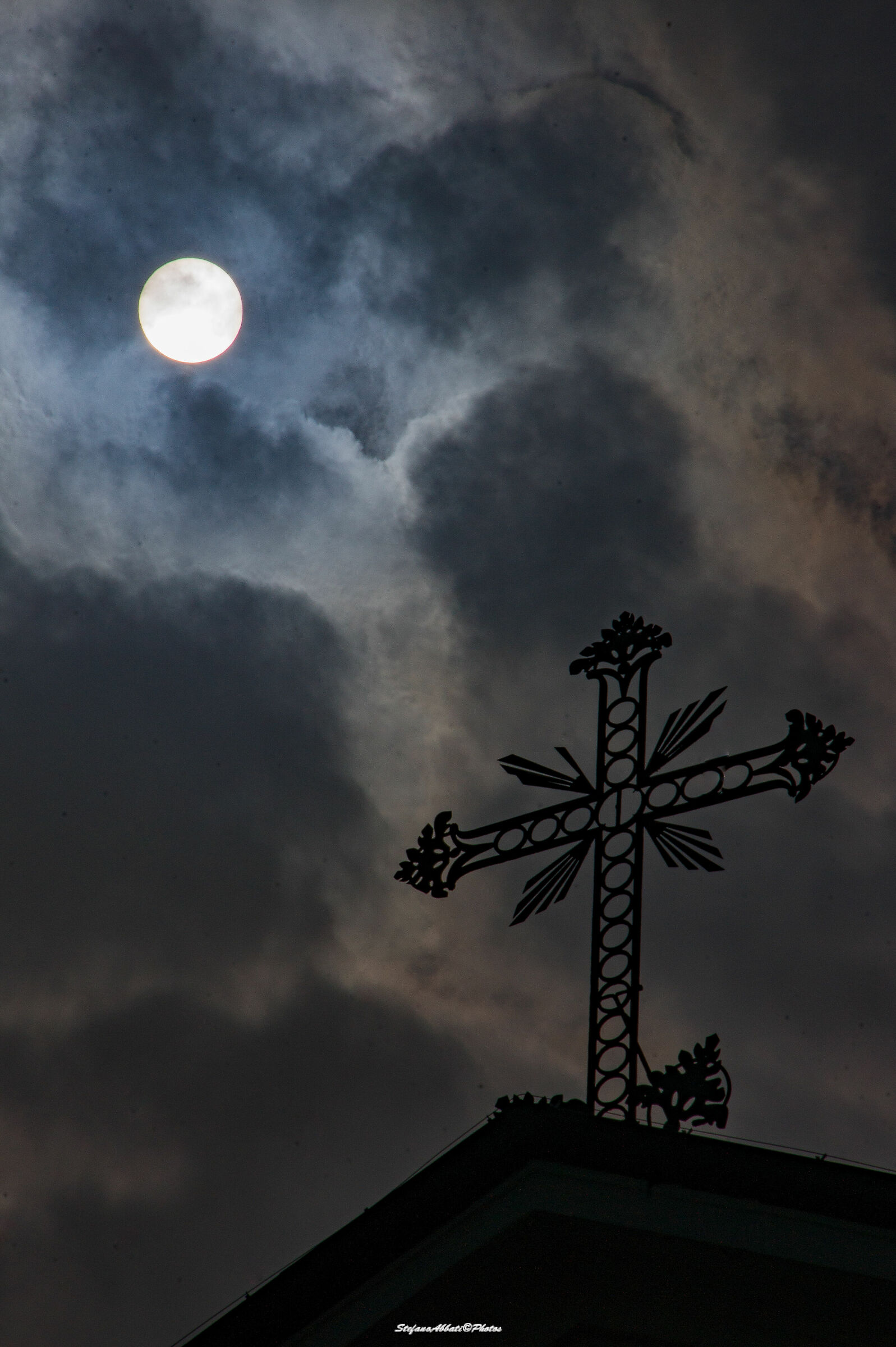 ...non è la luna