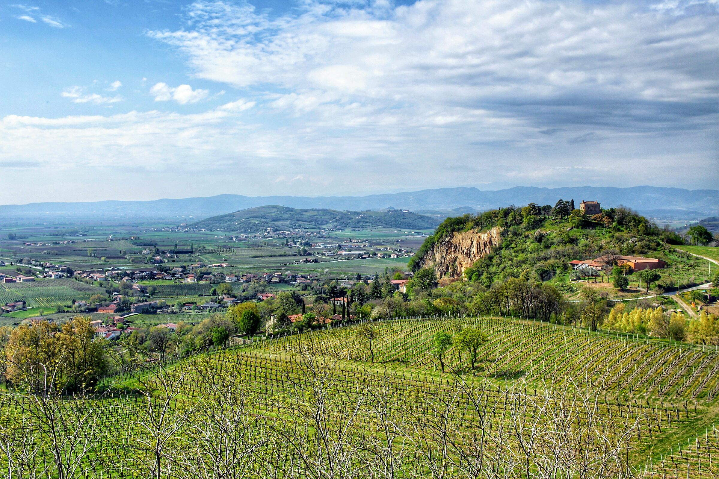 In the land of vines and Trachyte