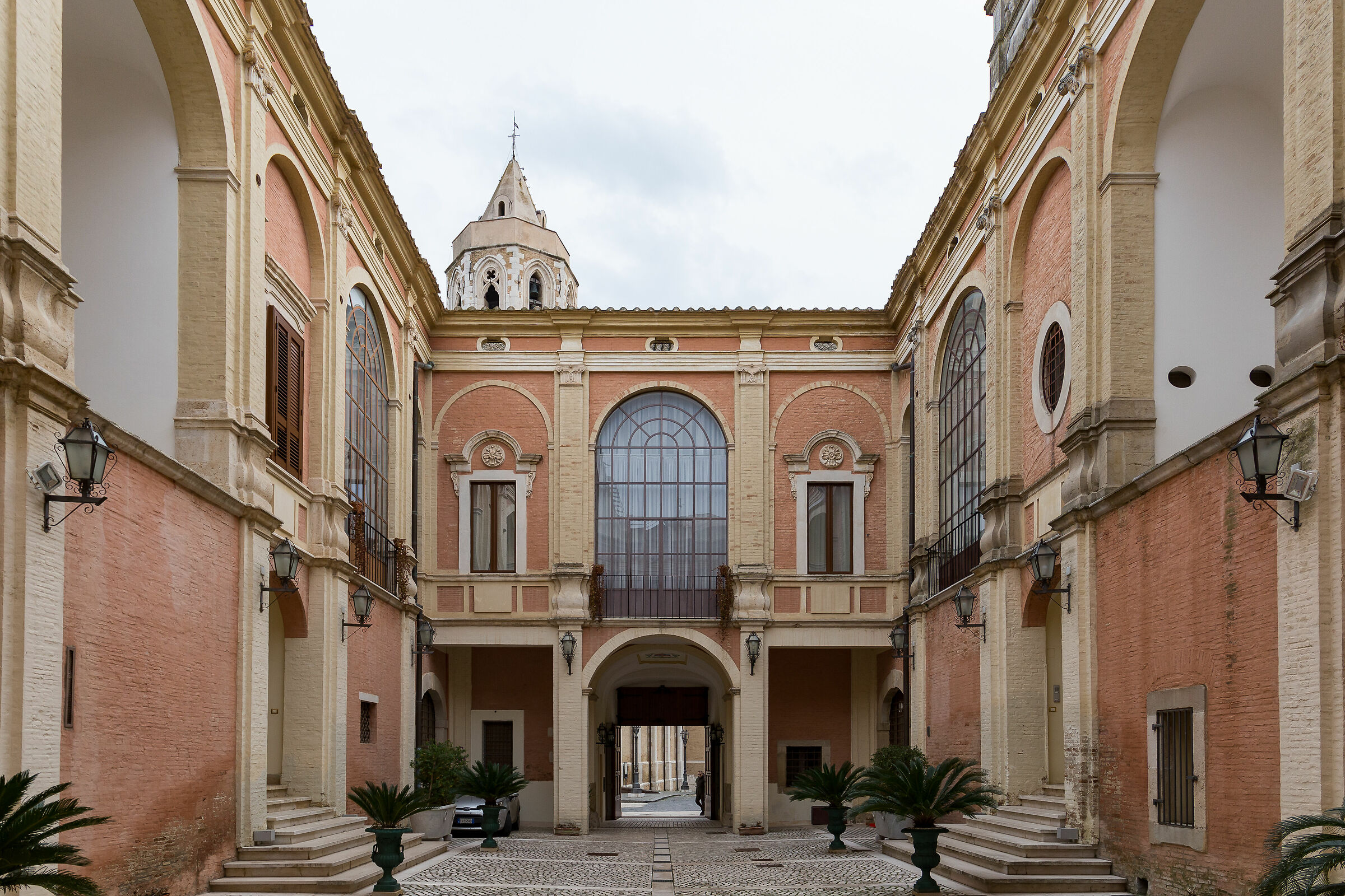 Cortile vescovado-Lucera RA