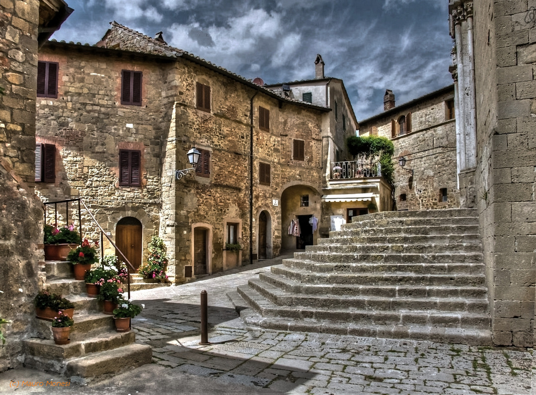 A Glimpse of Montichiello