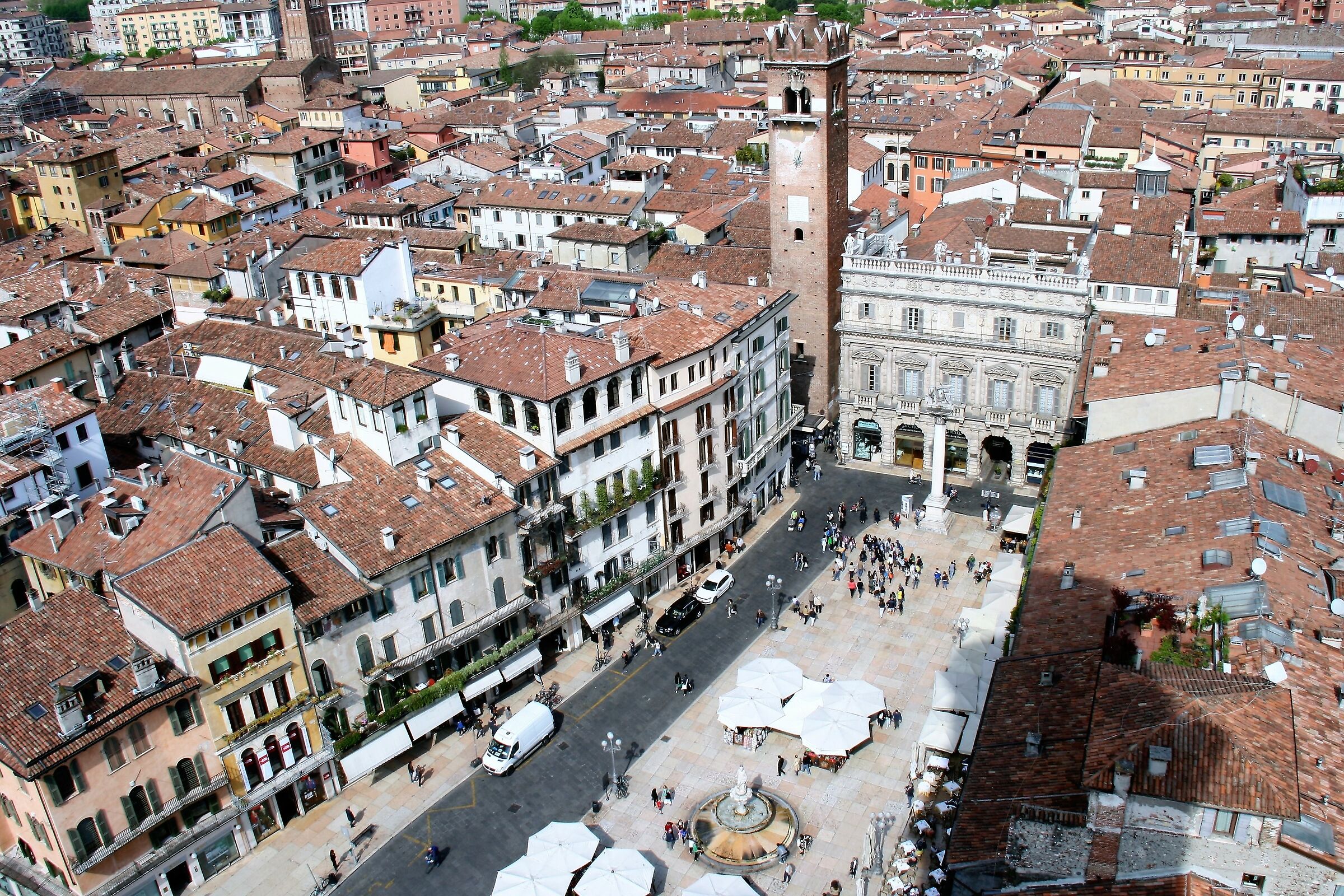 Piazza delle Erbe (Verona)