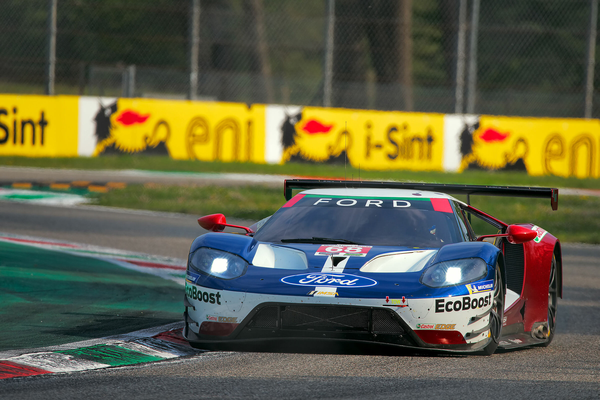 Ford GT in Ascari