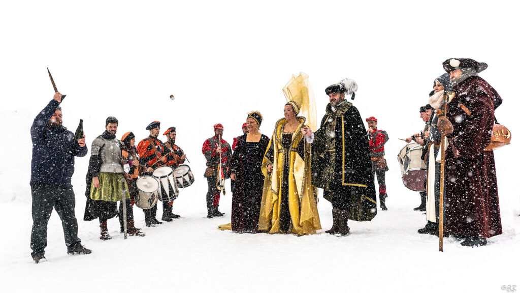 Brindare nel bianco nulla