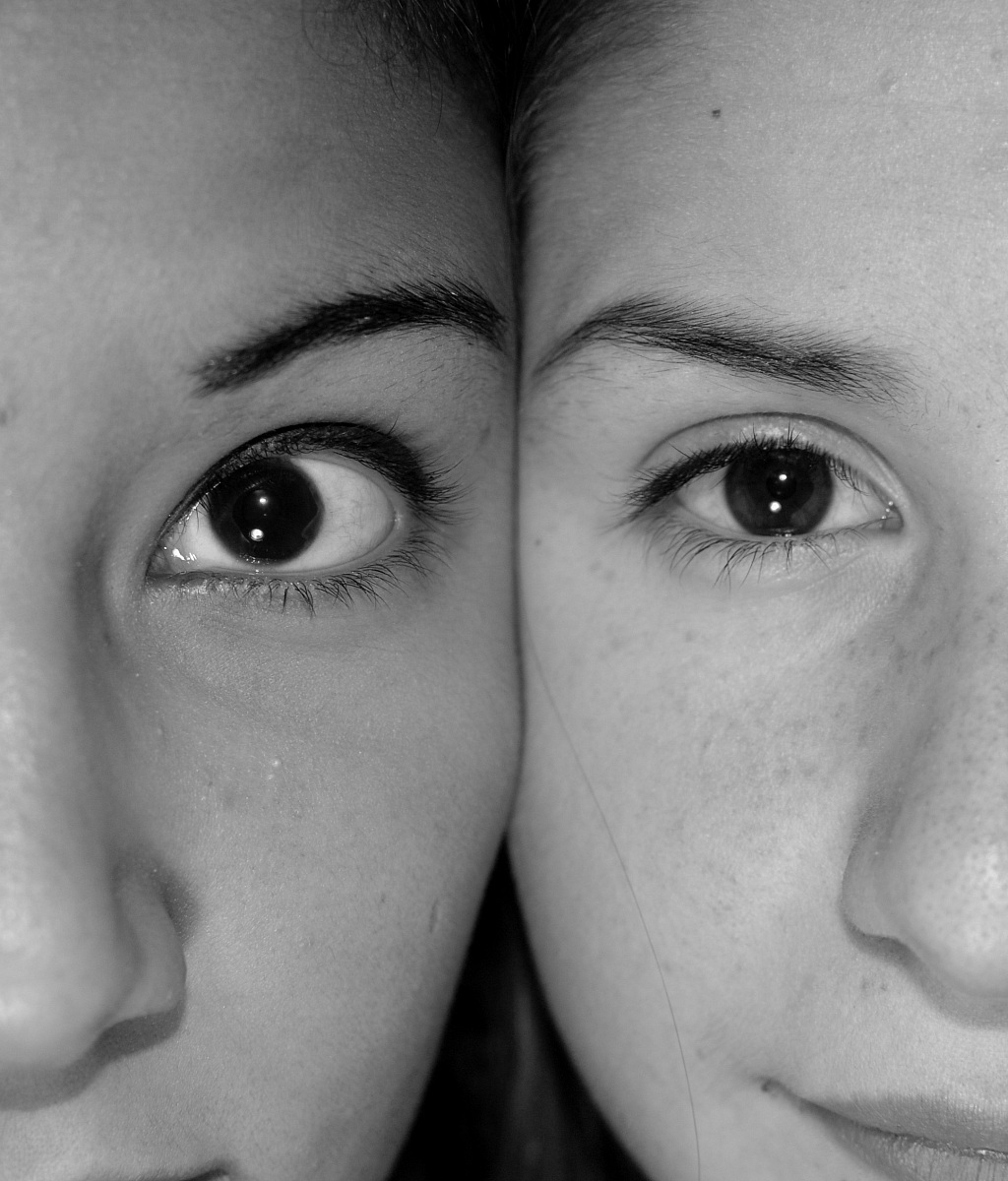 Amiche con occhi diversi