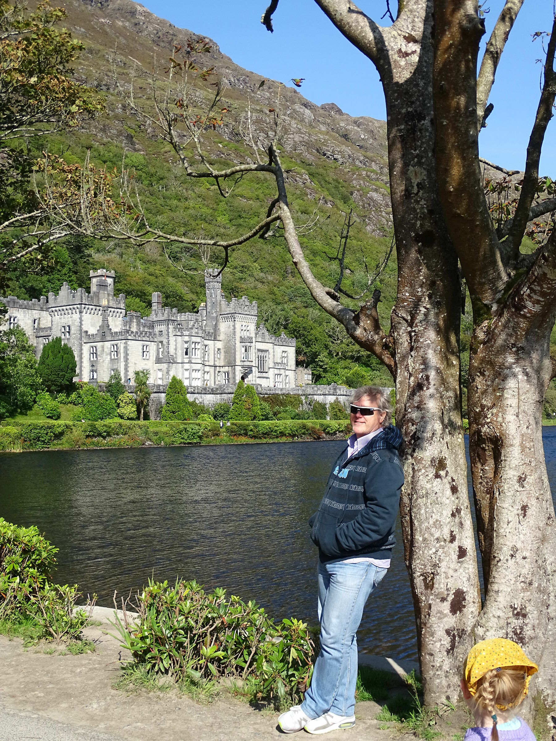Kylemore Abbey, like drawn with a pencil