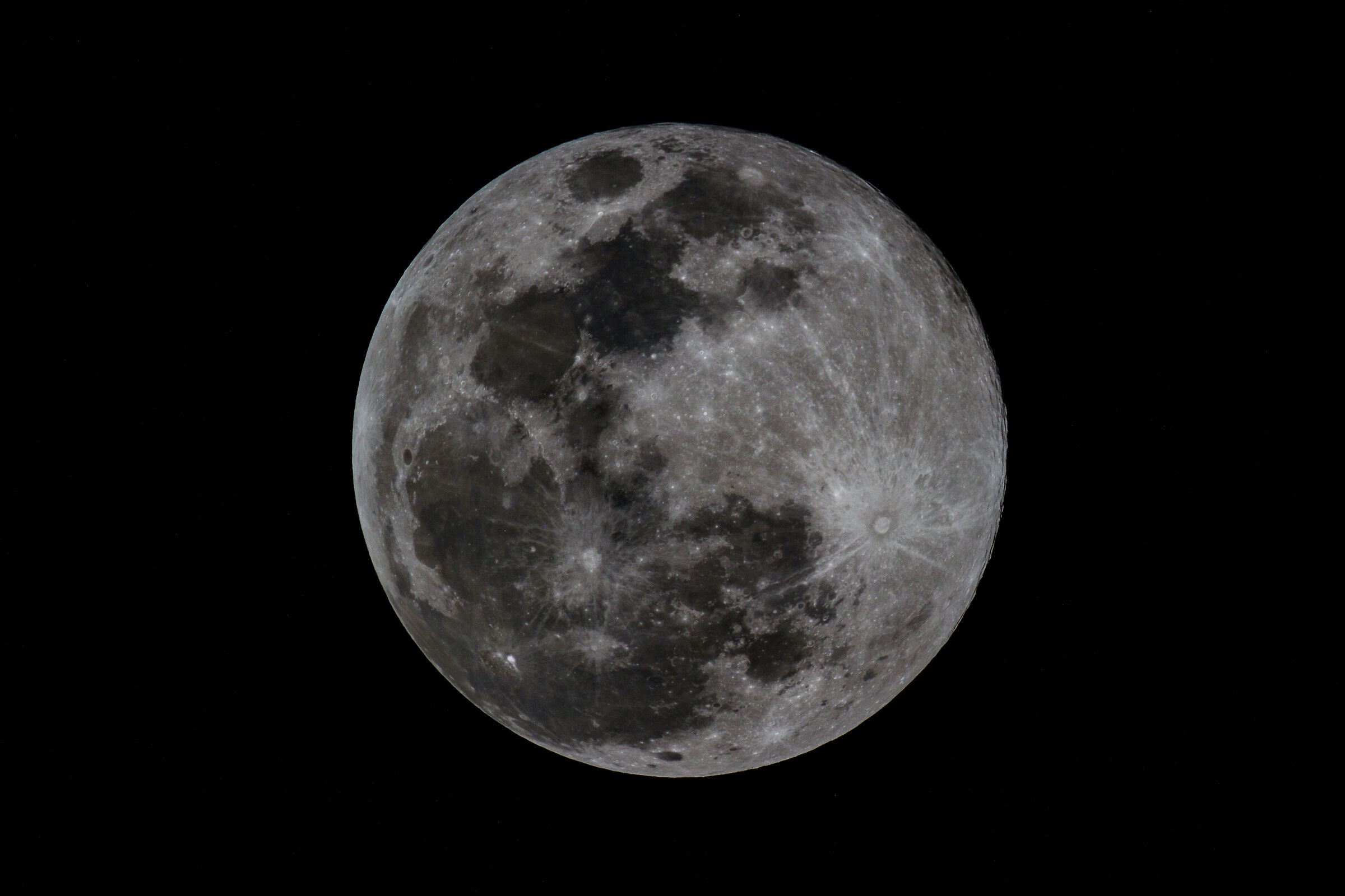 Superluna intera