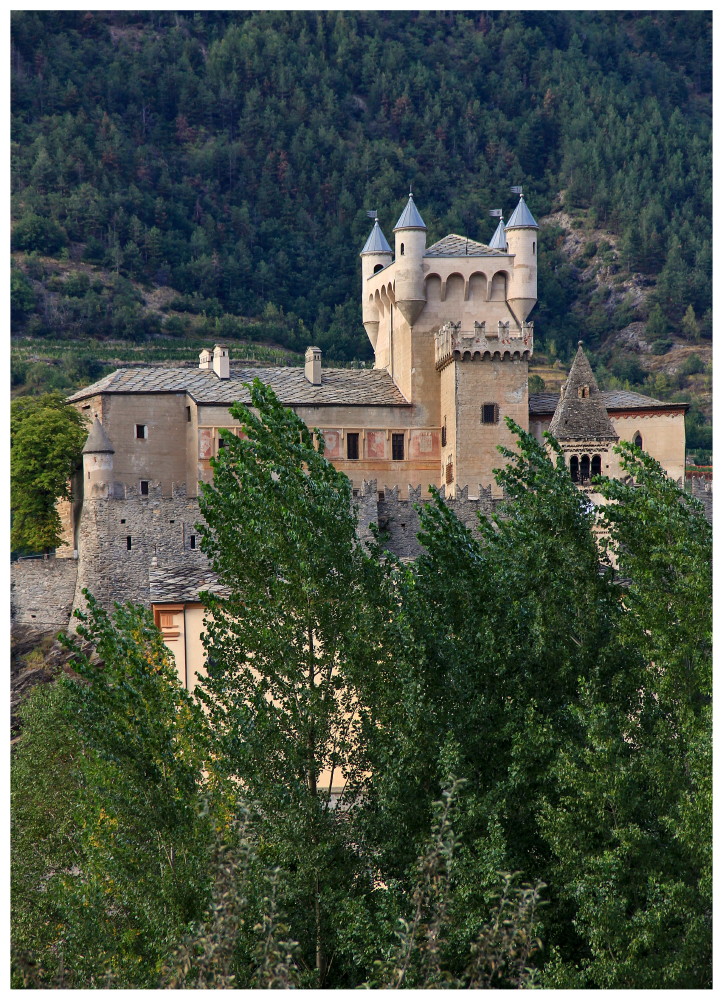 Scorci valdostani - Castello di Saint Pierre. (ao)