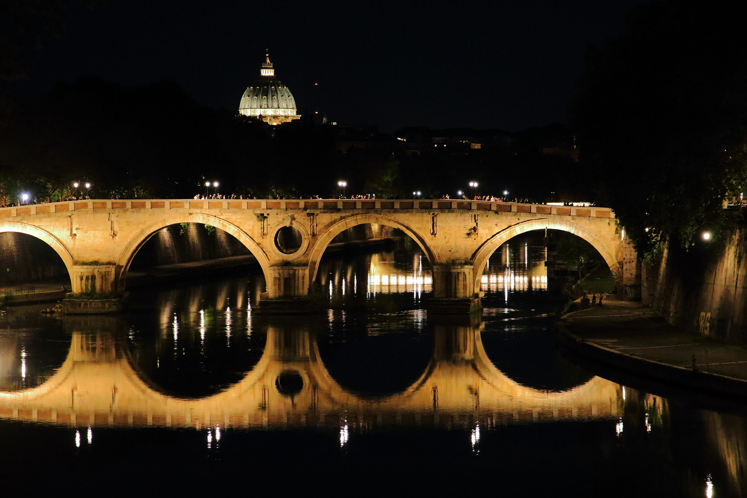 Il ponte riflesso