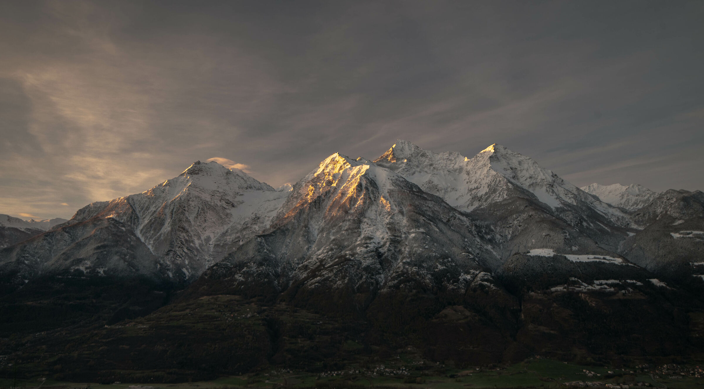 Emilius Group at dawn