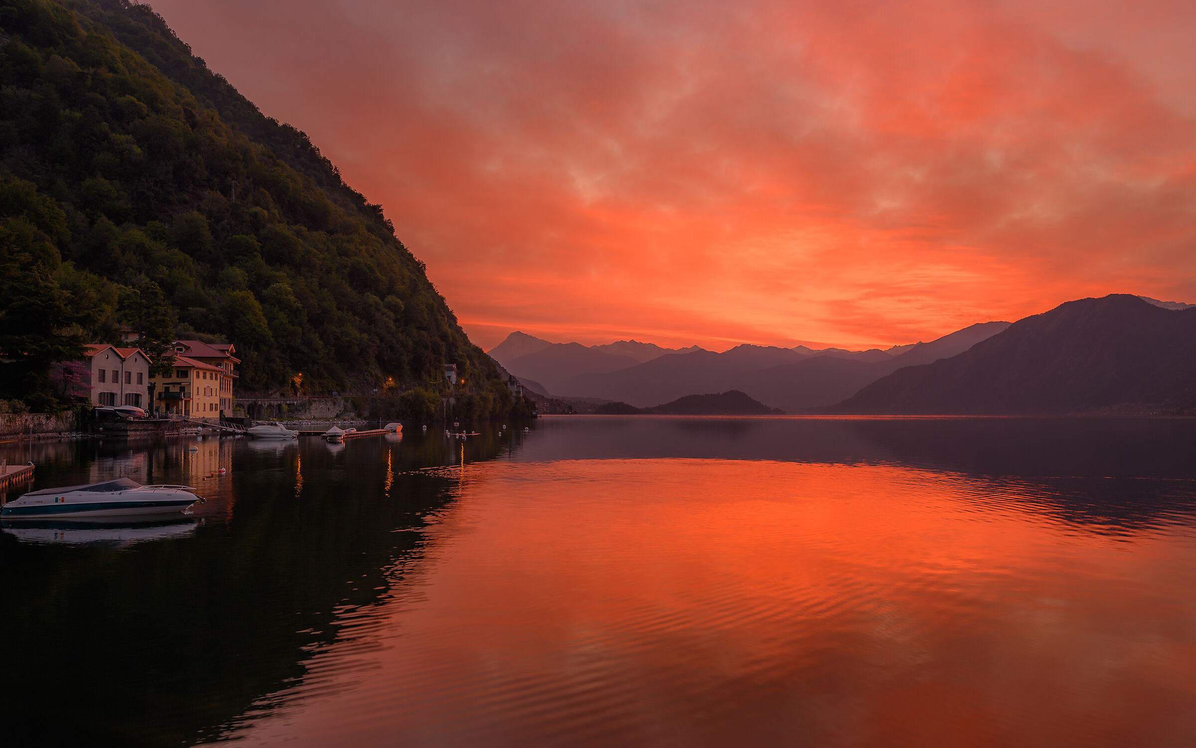 Alba da sogno sul lago di Como