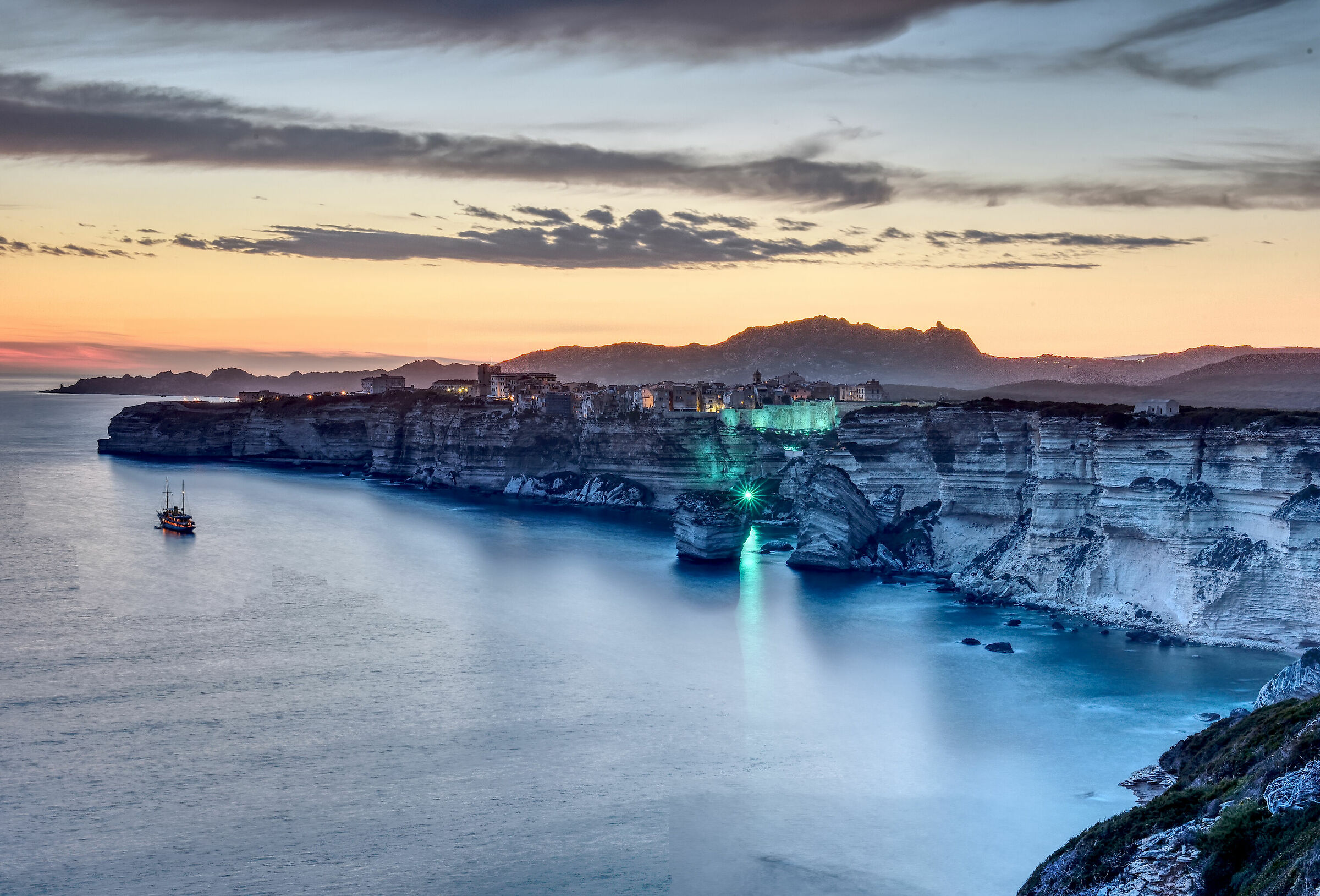 Tramonto su Bonifacio