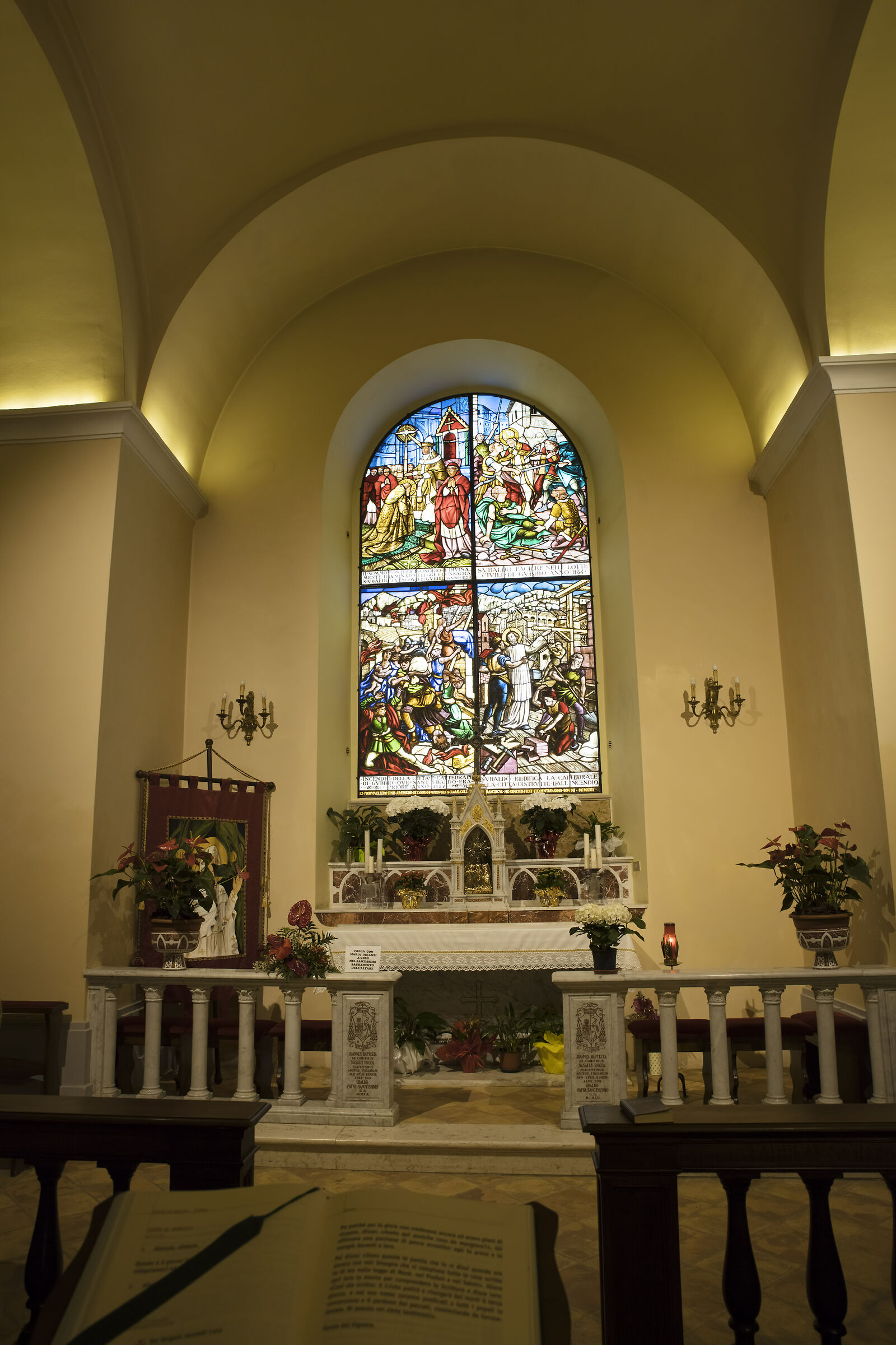 Interno Basilica di Sant'Ubaldo a Gubbio