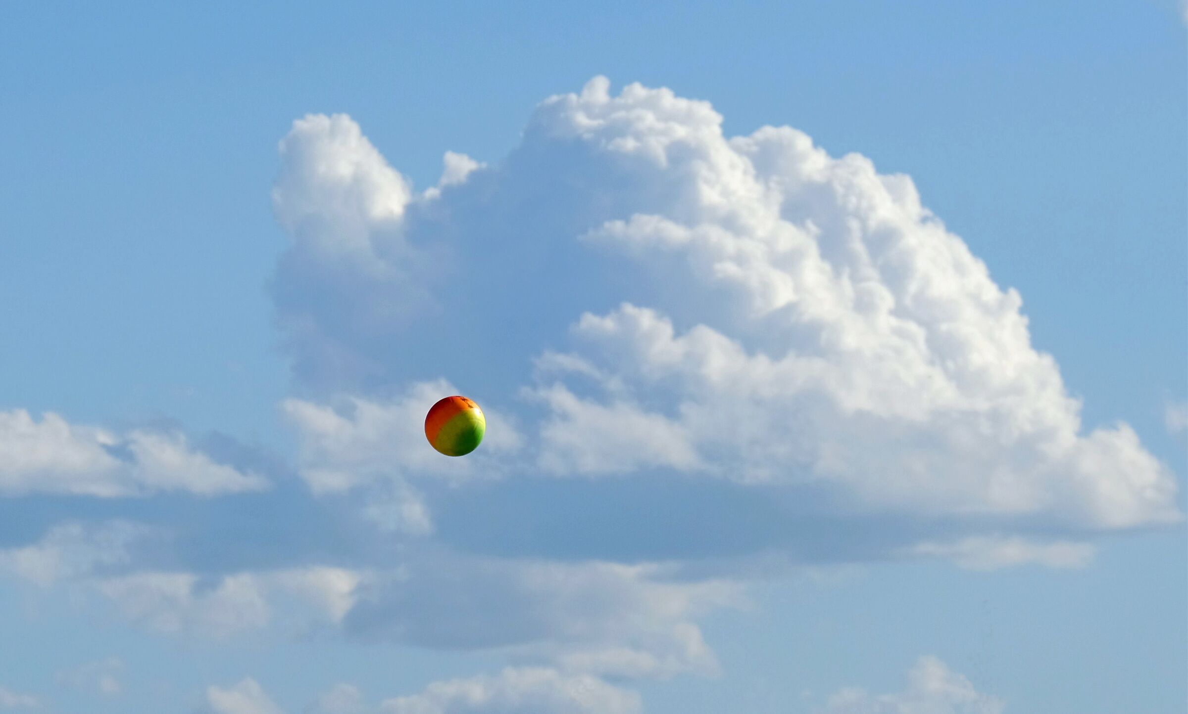 Lanciata tra le nuvole