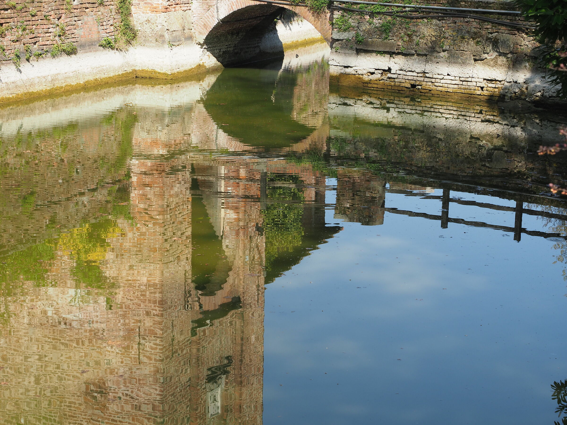 Castello di Peschiera Borromeo