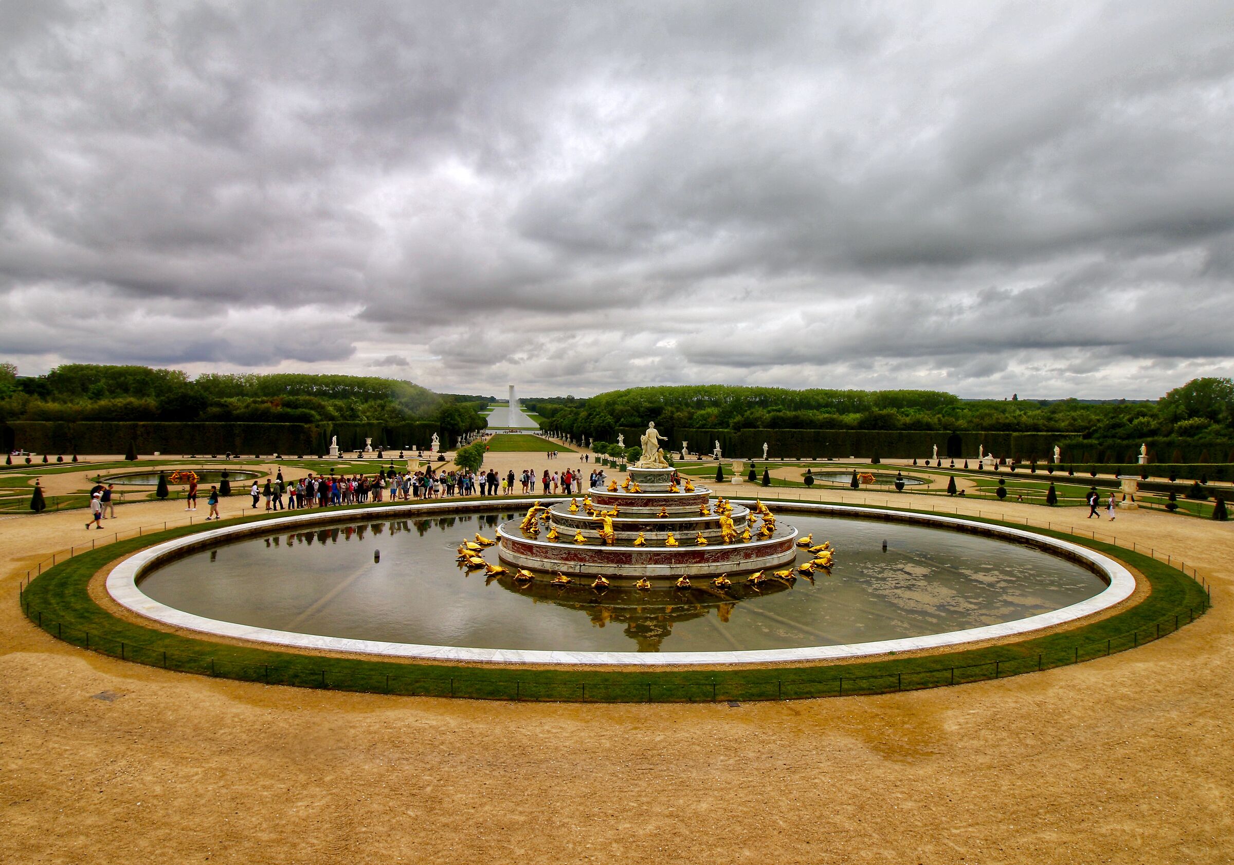 La Fontana di Latona nei Giardini di Versailles.
