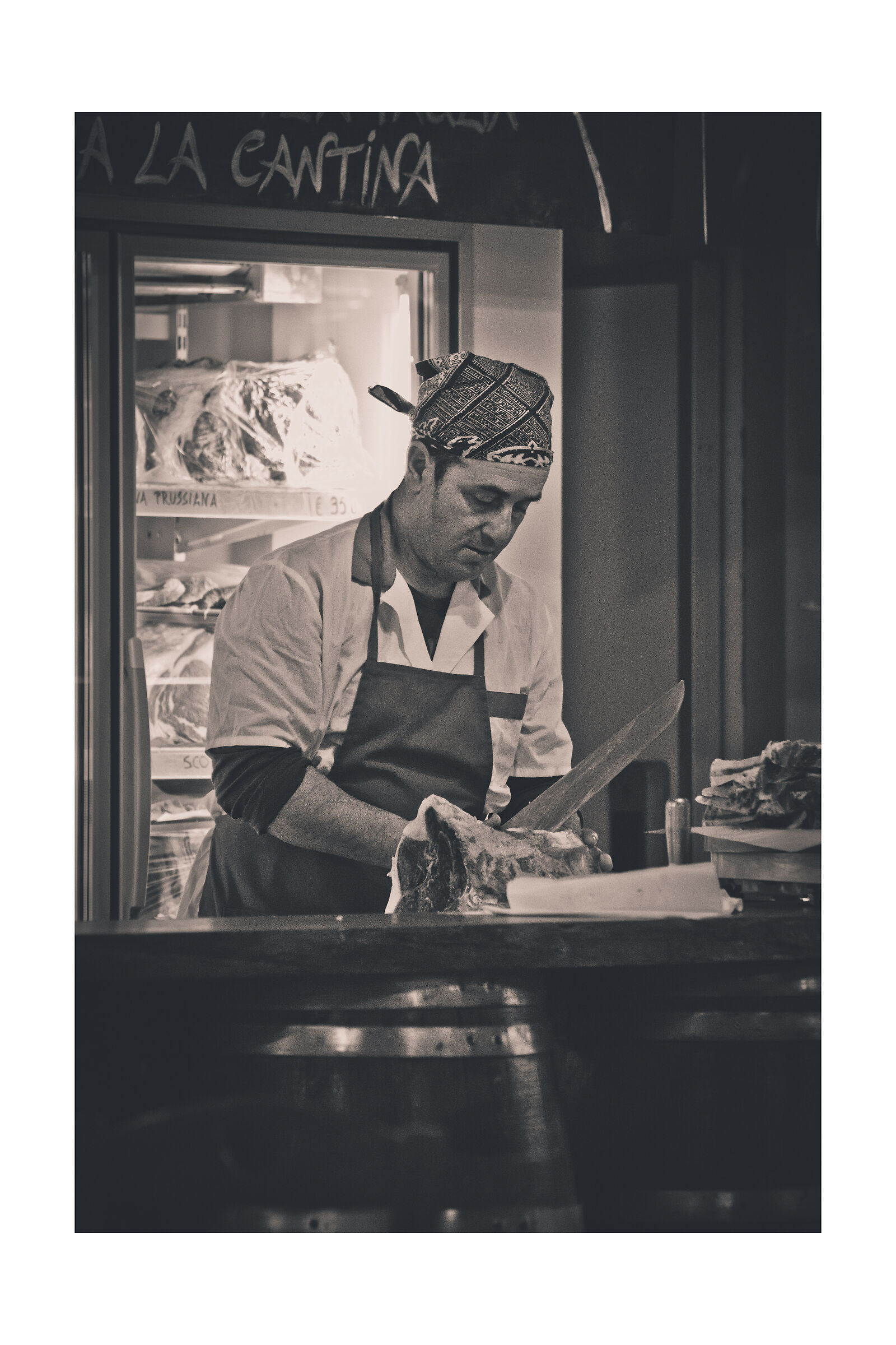 Tu la scegli. Lui la taglia. - Angri (sa)