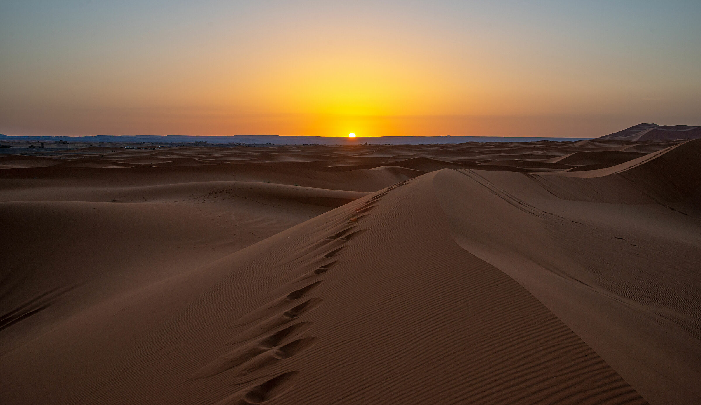 Alba sul deserto