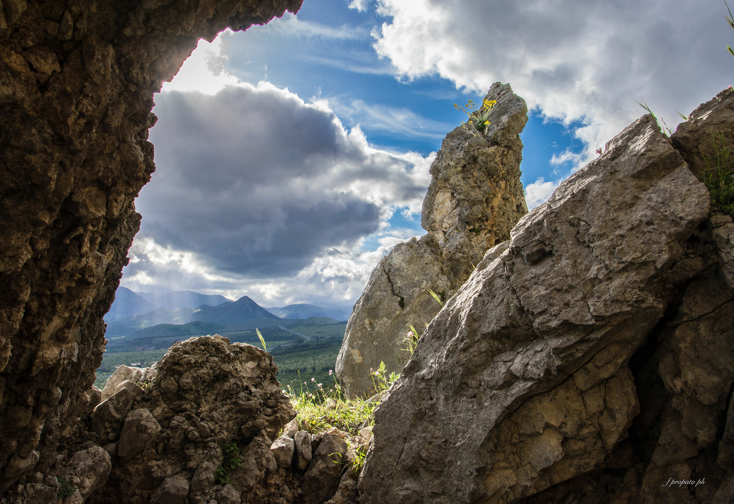 Antro della grotta nera