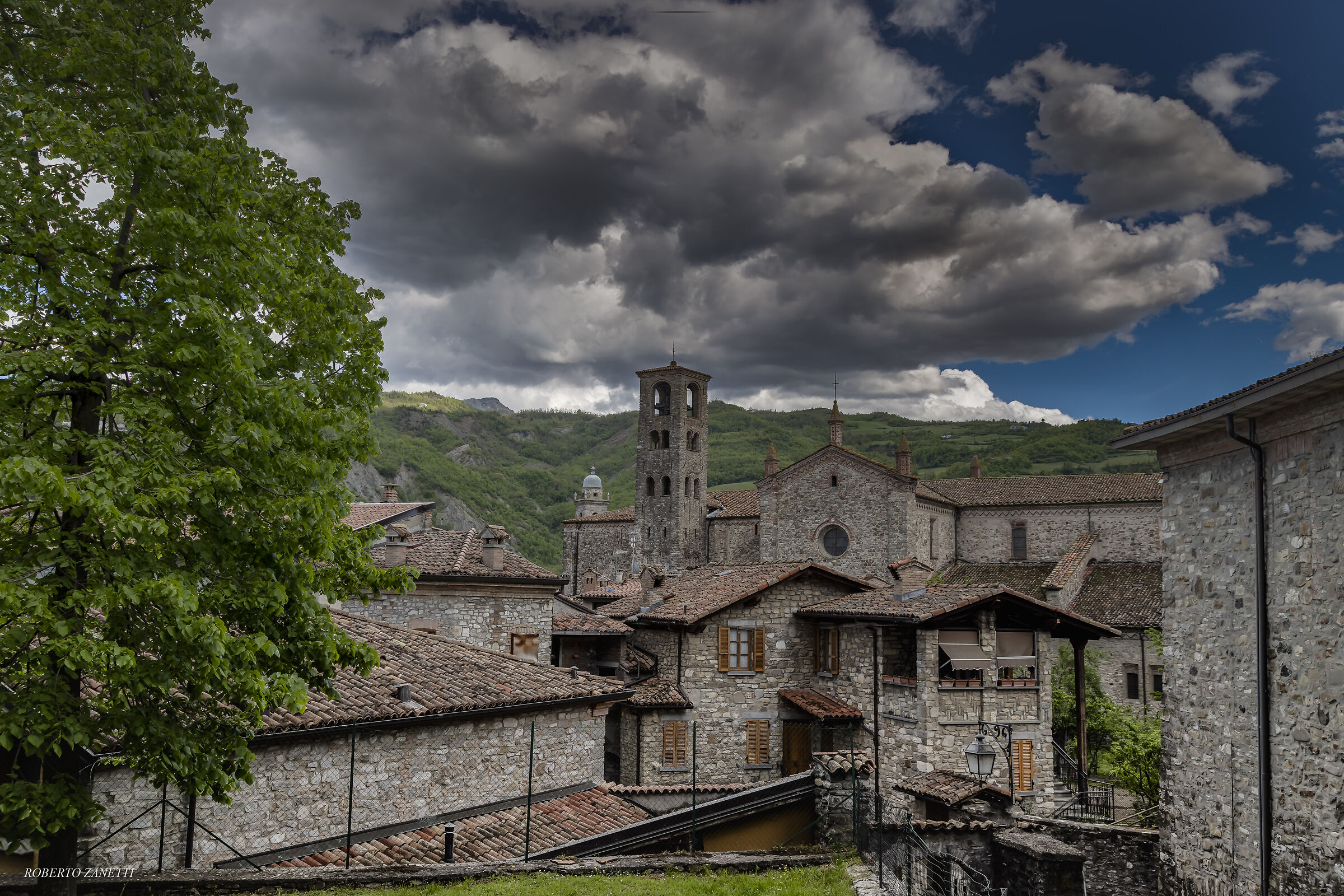 Tra le vie di Bobbio (pc)