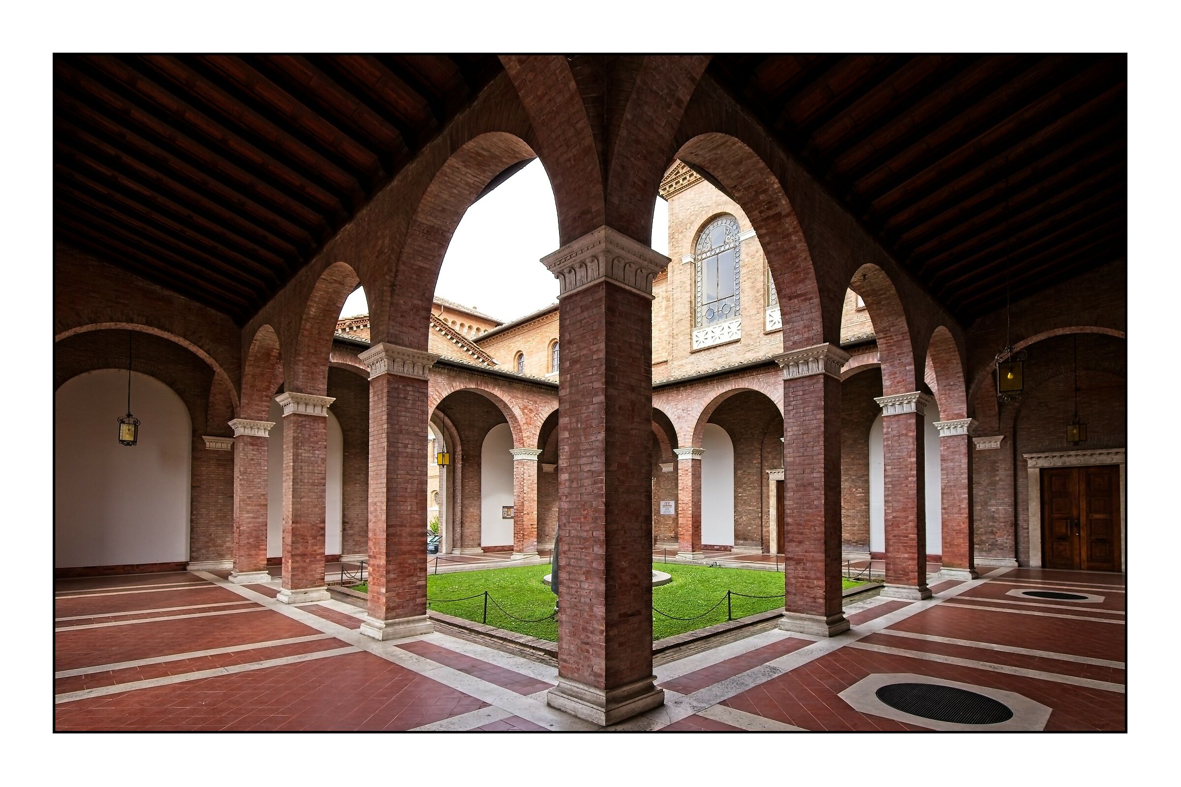 Il chiostro de Pontificio Collegio Sant'Anselmo