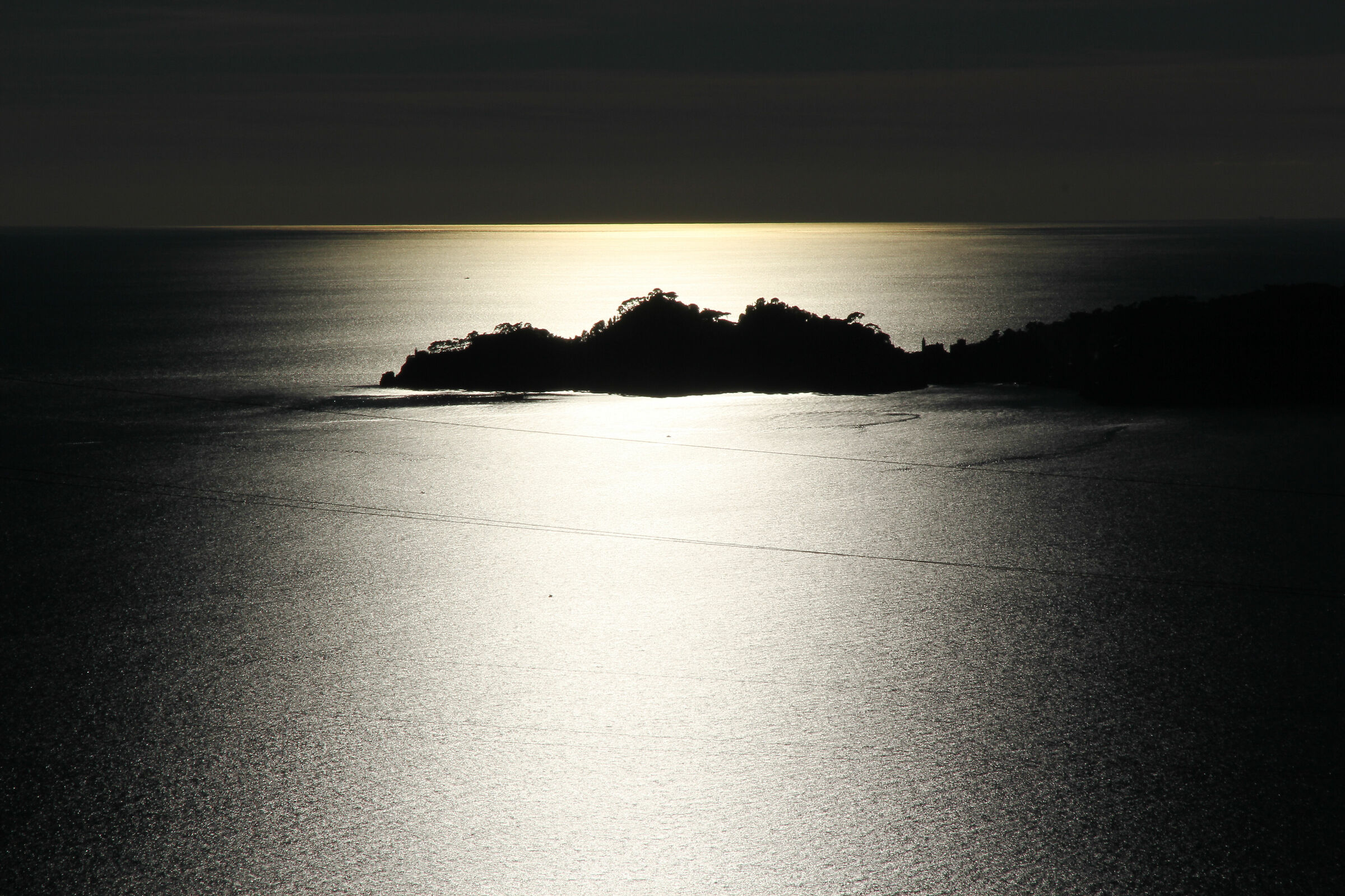 Promontorio di Portofino controluce