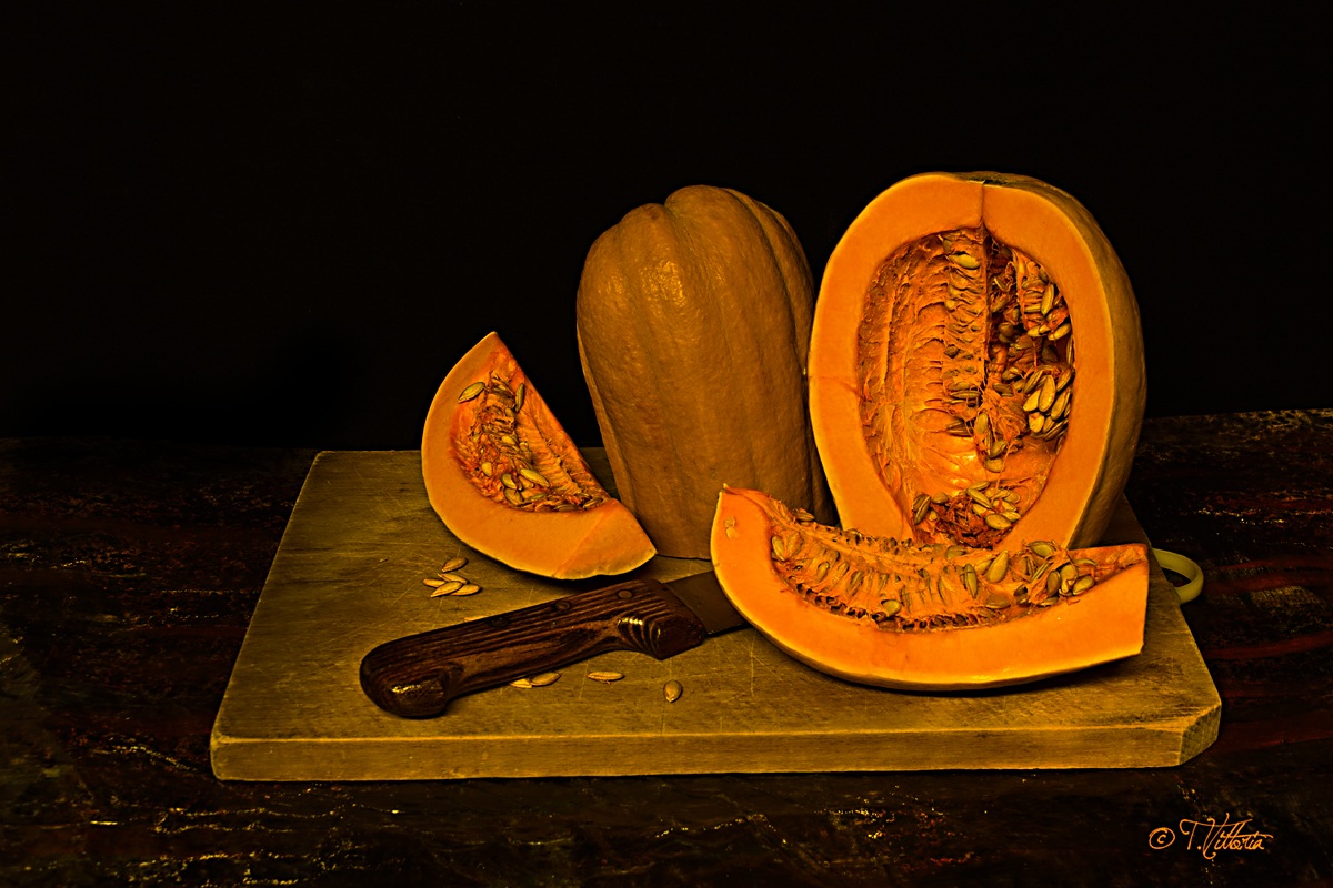 The cutting of the pumpkin