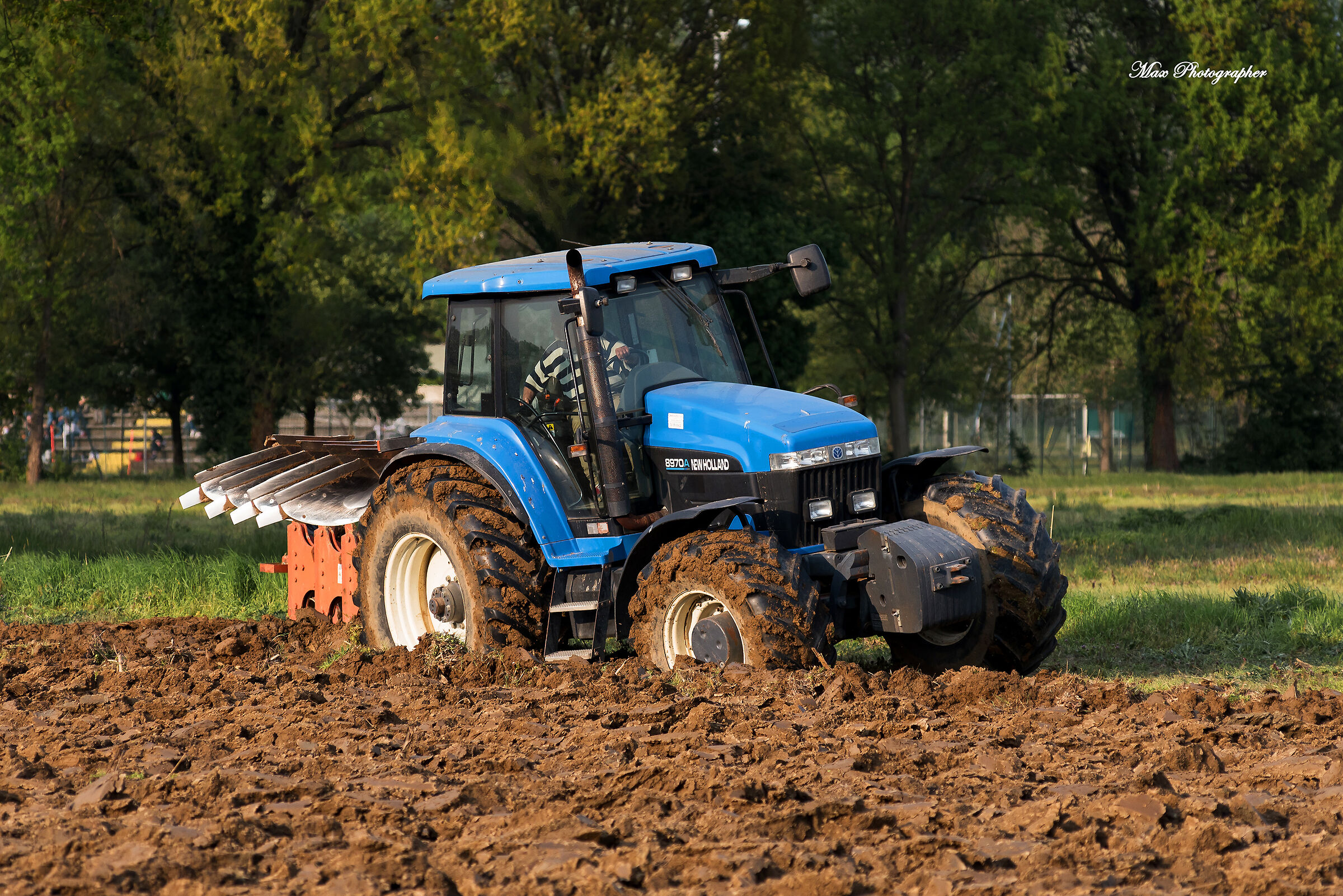 Newholland 8970 Aratura con 4 vomeri