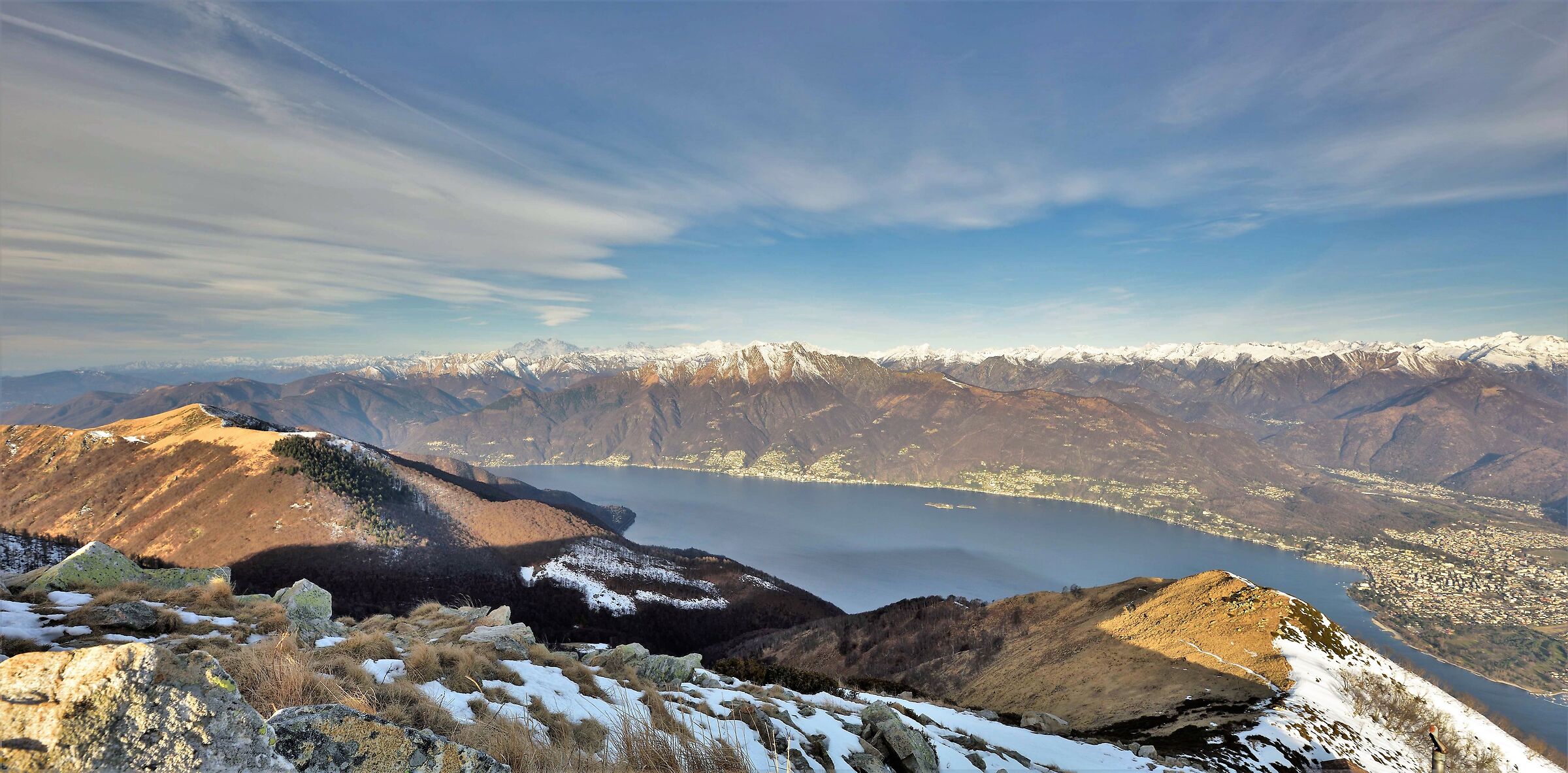 in alto appena a sin. appare il Monte Rosa