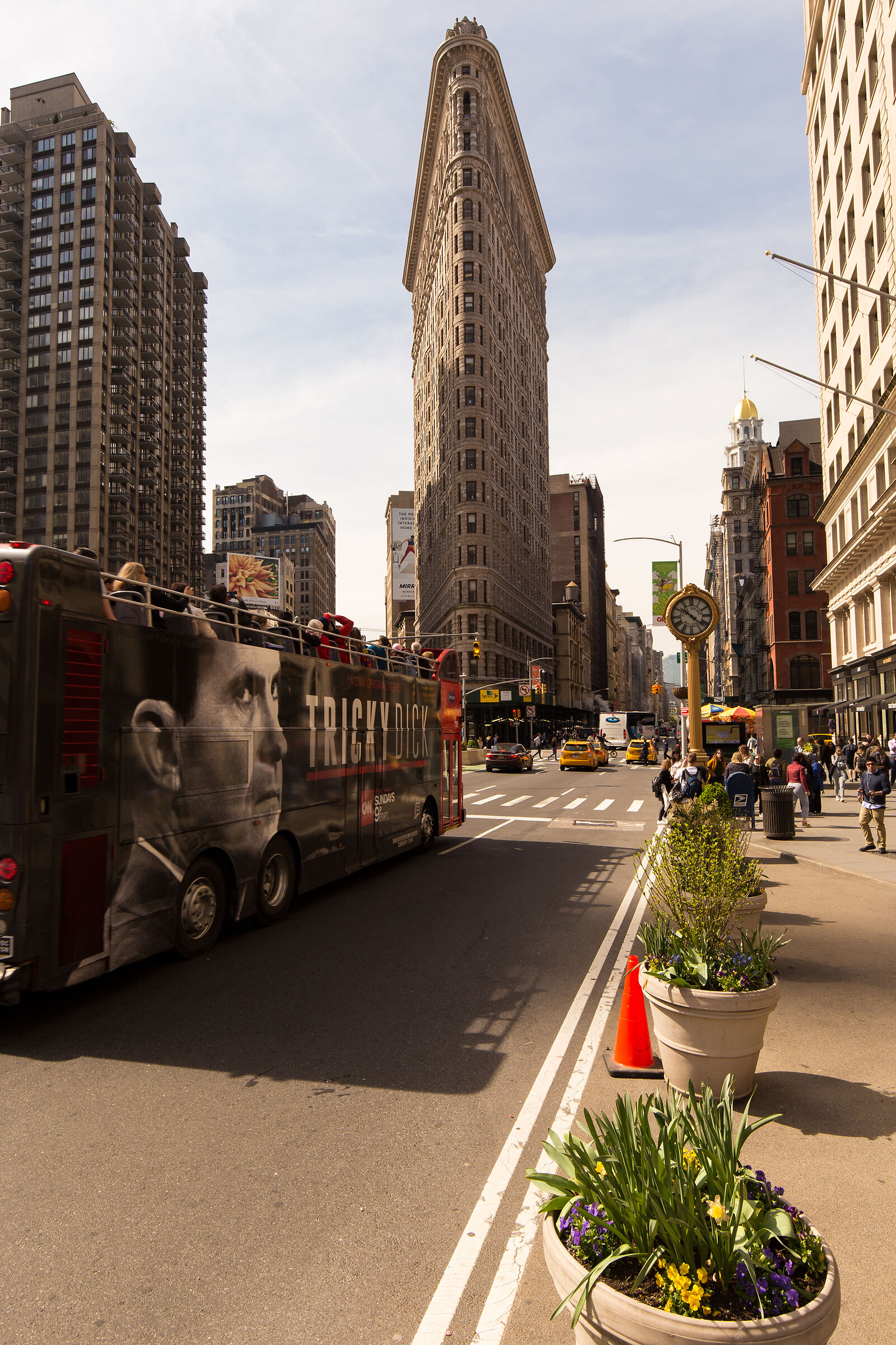 NY: Flatiron twenty past ten a.m.