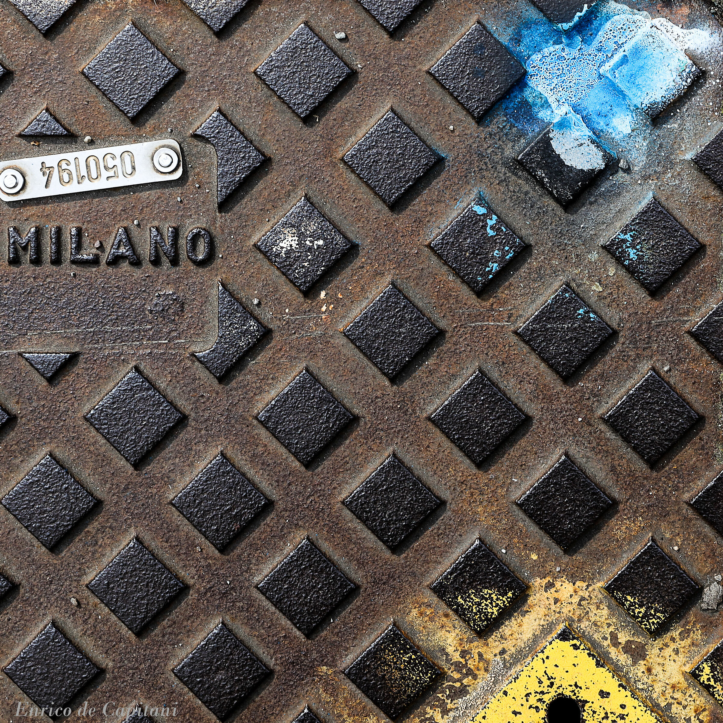 Milan with blue ribbon and yellow cockade