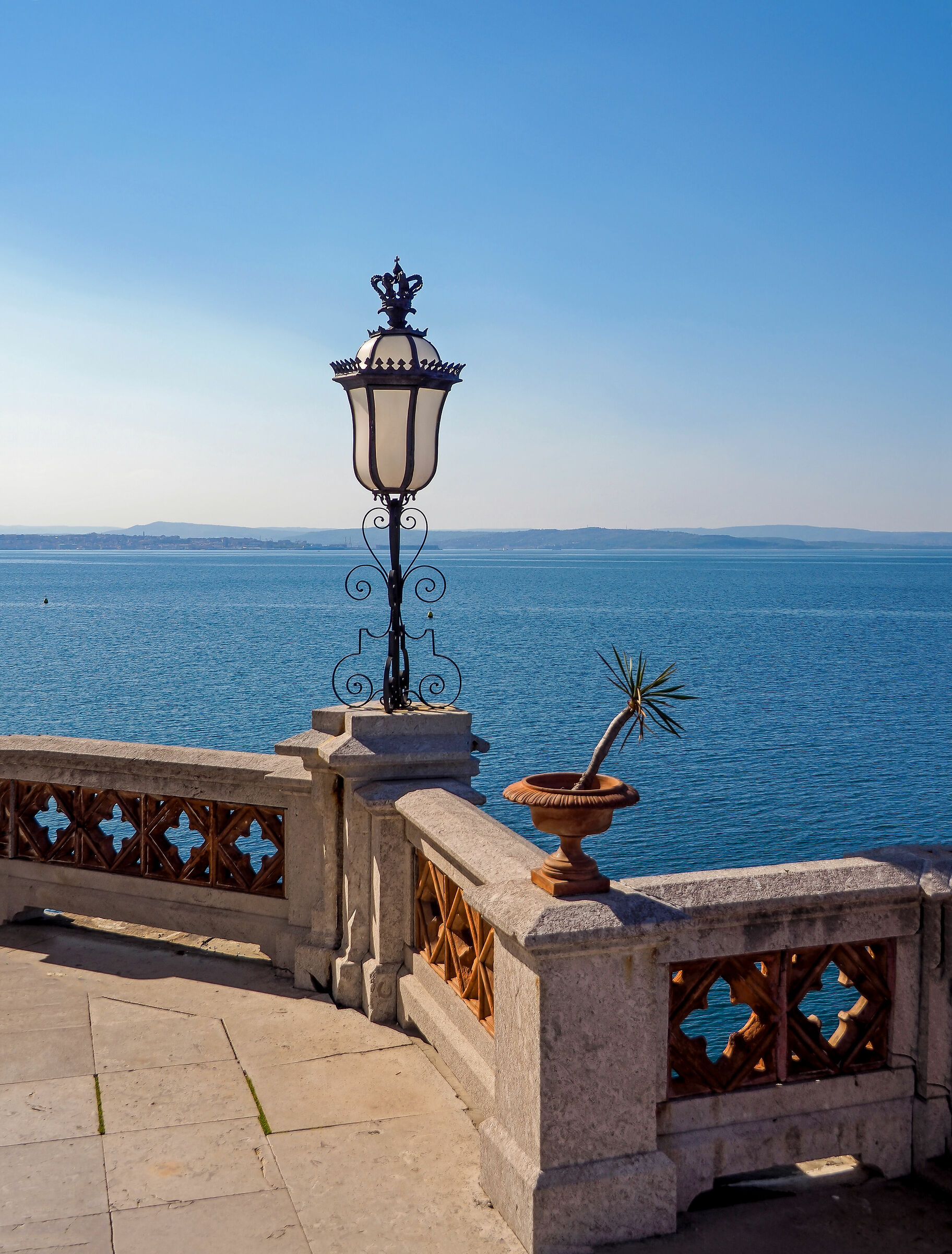 lampione reale su terrazza