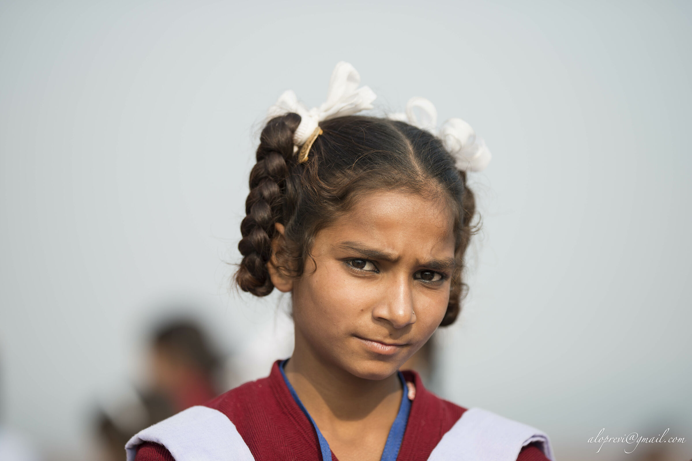 Sguardo interrogativo tra curiosità' e diffidenza