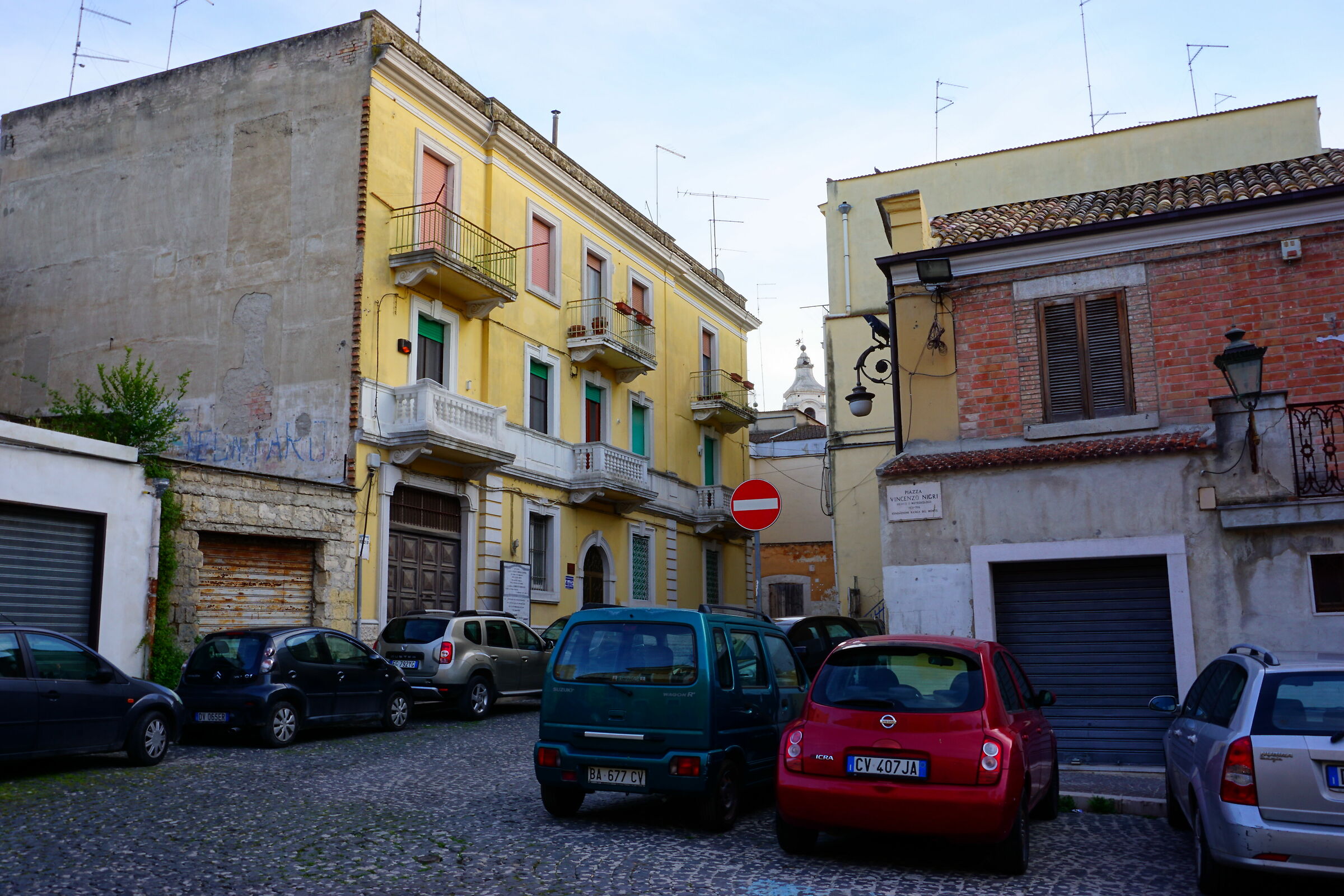 Campanile Cattedrale intravisto, Foggia