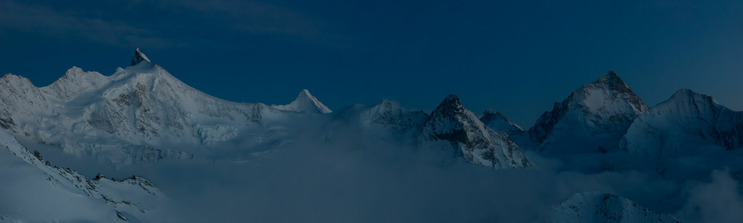 Panorama notturno dalla Cabane du Tracuit