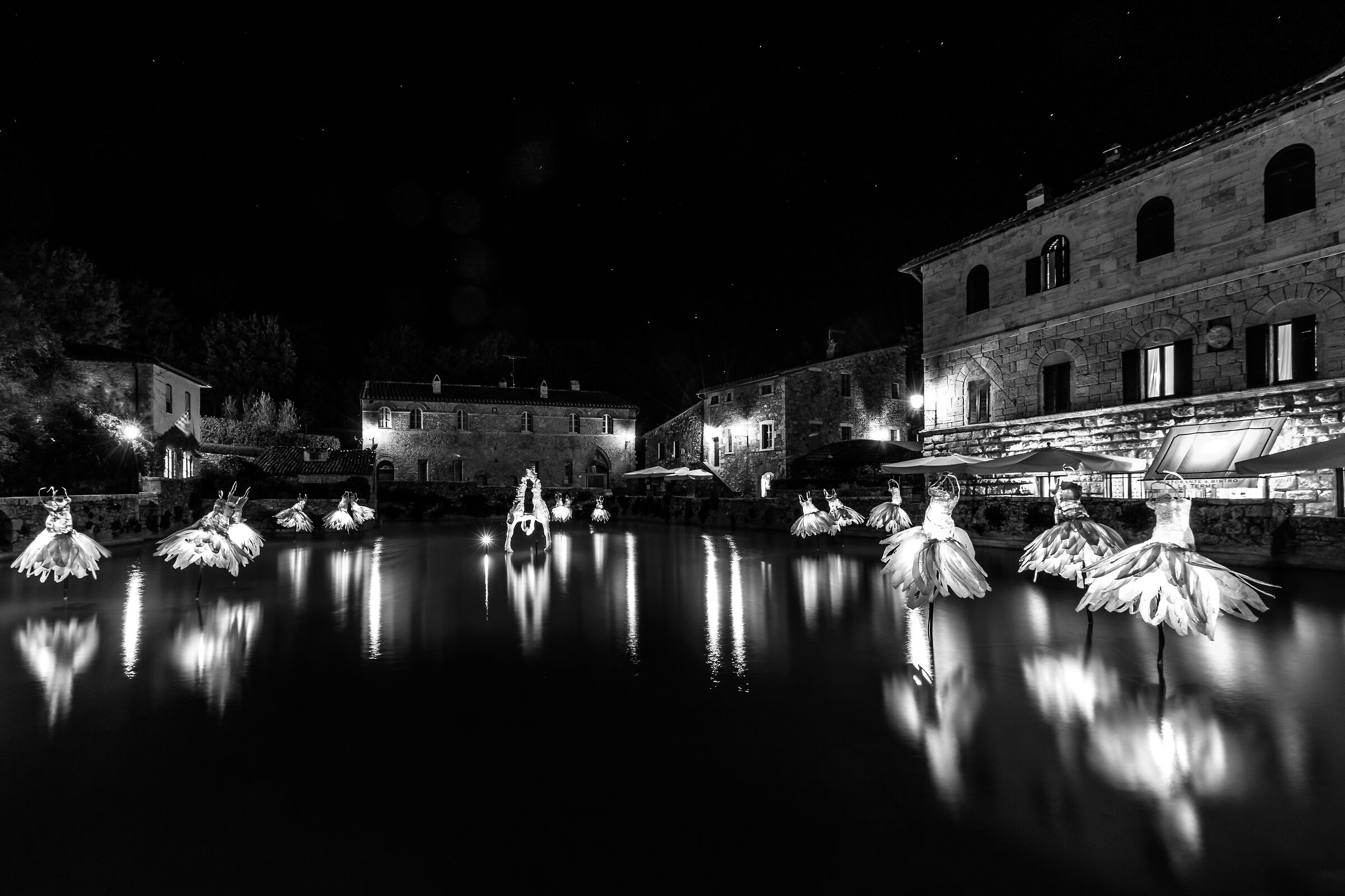 Danzatrici sull'acqua