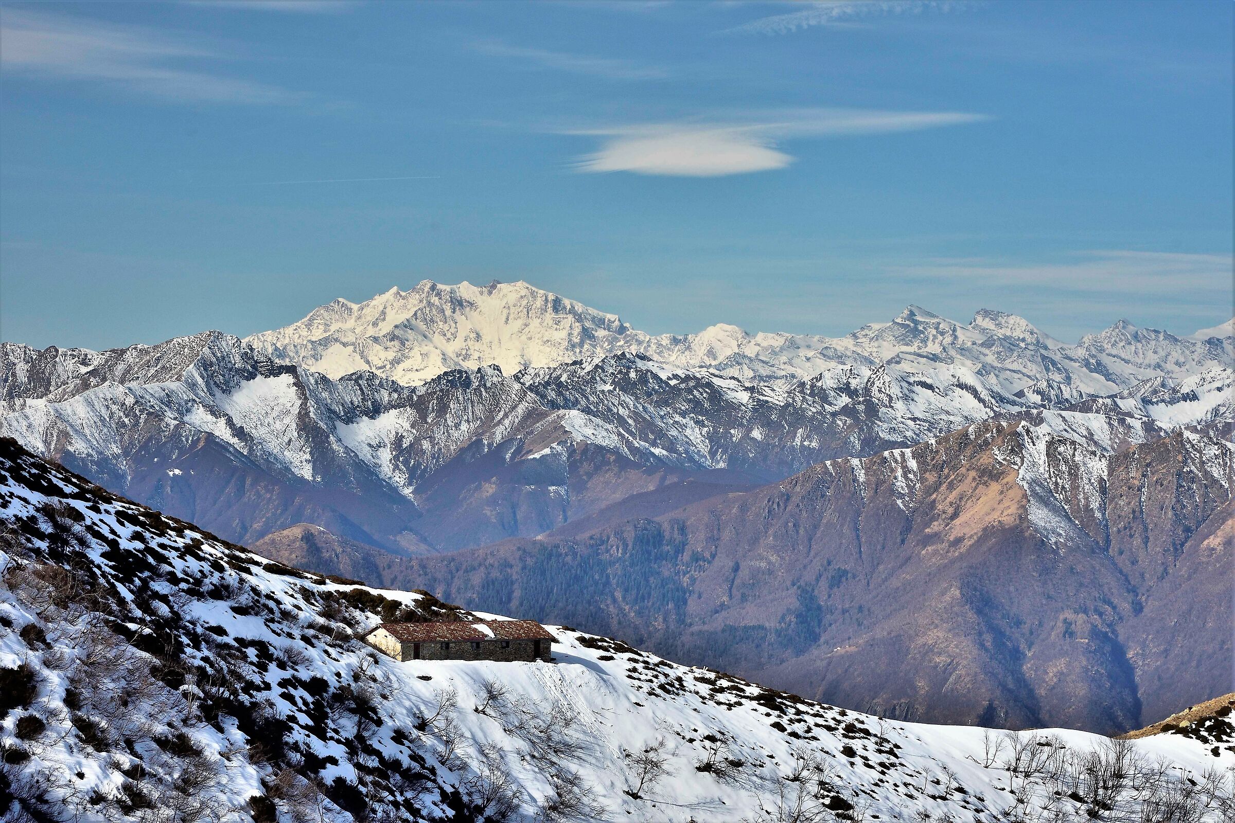la stalla sembra quasi cullare il Monte Rosa