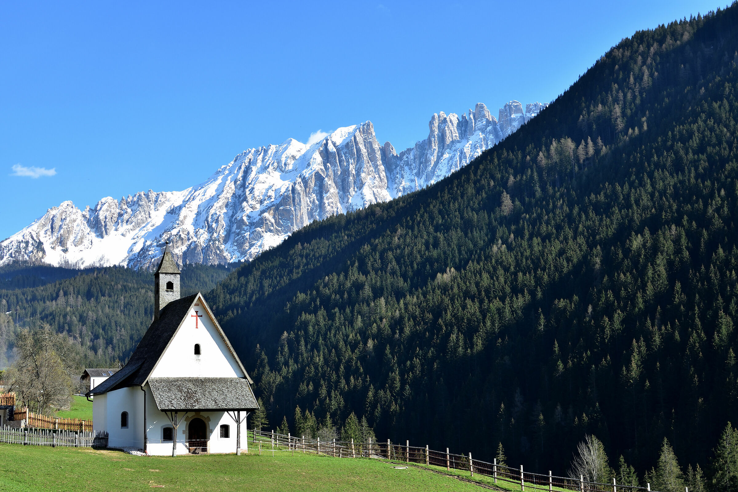 Chiesetta dolomitica