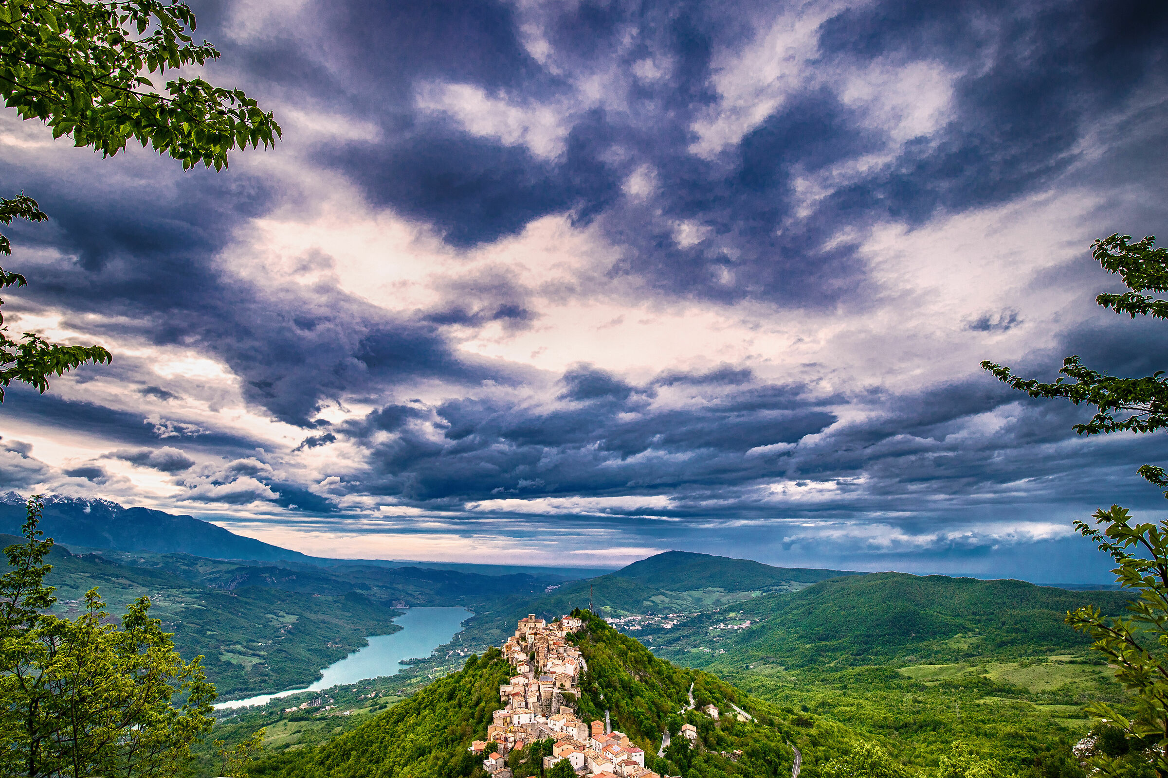 The lake of bomb from Monteferrante